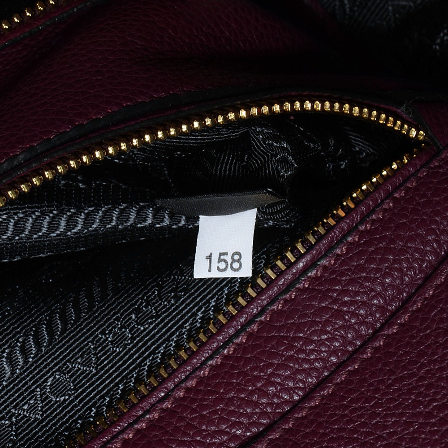 Vitello Daino Shopping Tote Amaranto