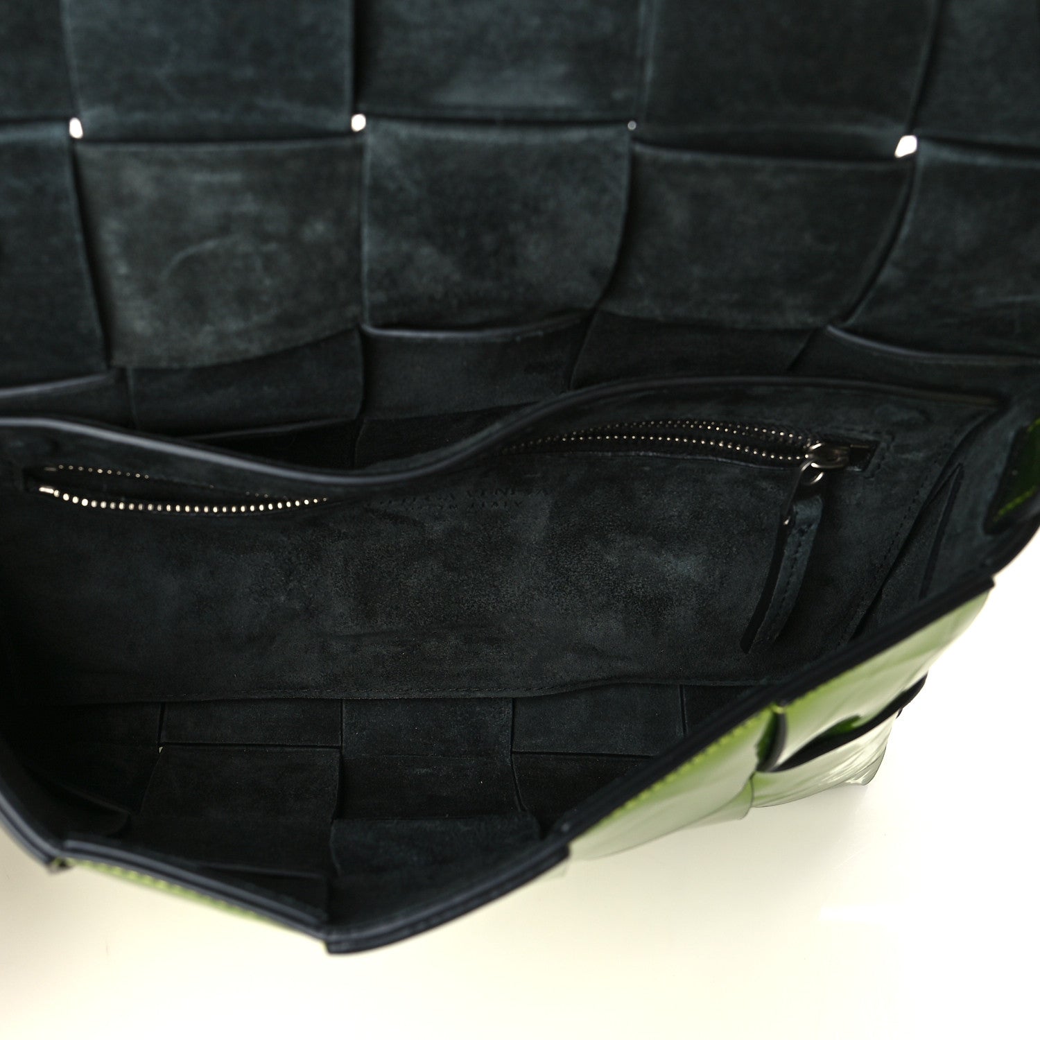 Bottega Veneta Metallic Crushed Calfskin Maxi Intrecciato Cassette Crossbody Bag Chlorophyll 5 of 9