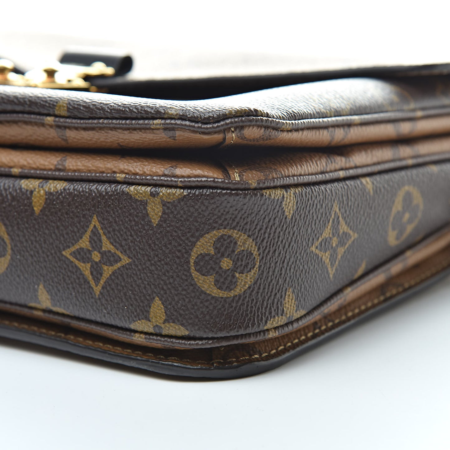 Reverse Monogram Pochette Metis