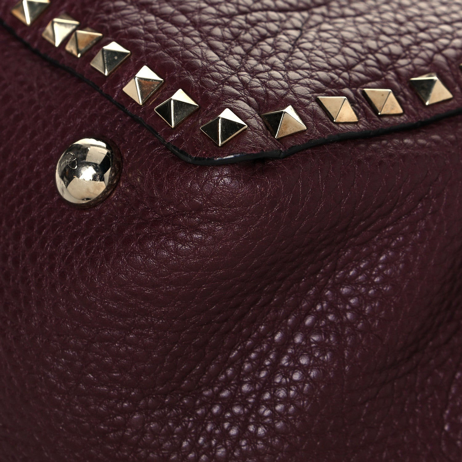 Valentino Garavani Pebbled Calfskin Medium Rockstud Tote Rubin 10 of 17