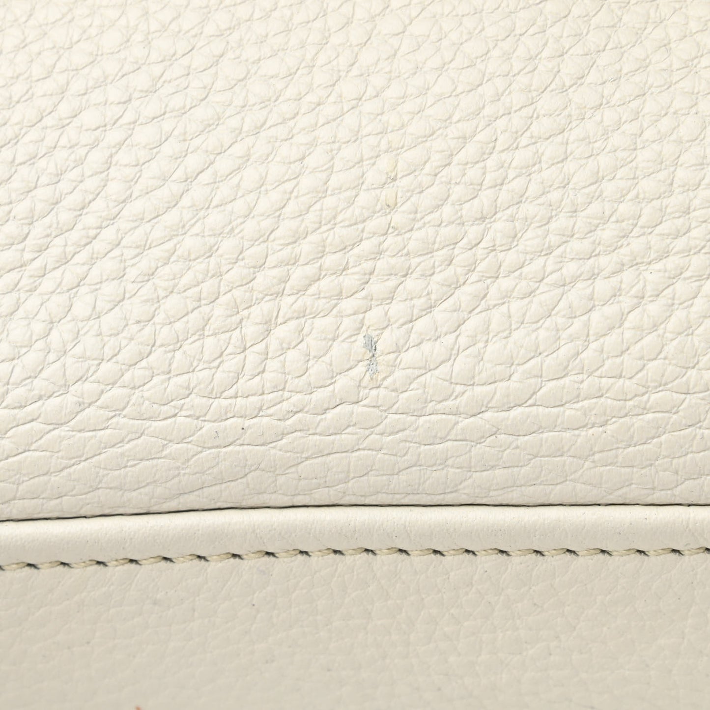 Vitello Daino Shoulder Bag White