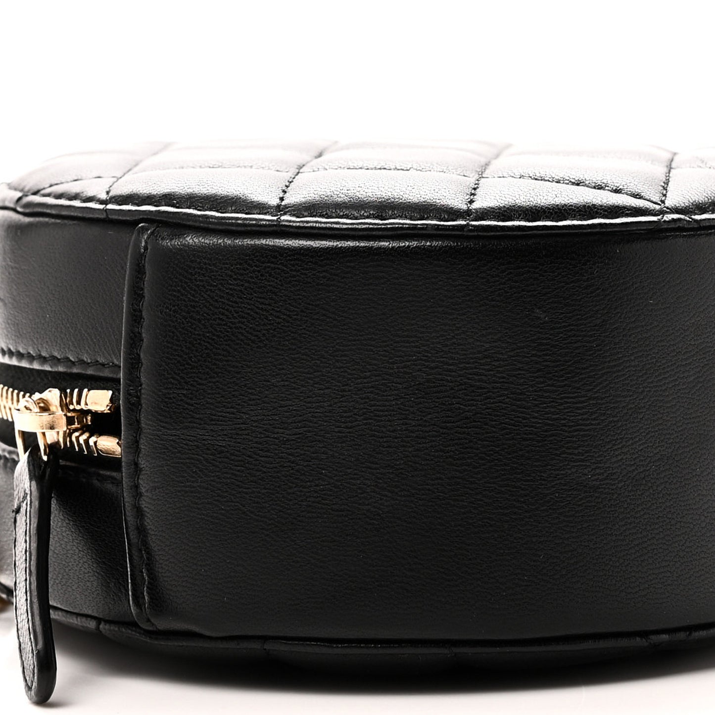 Lambskin Quilted Round Pearl Crush Clutch With Chain Black