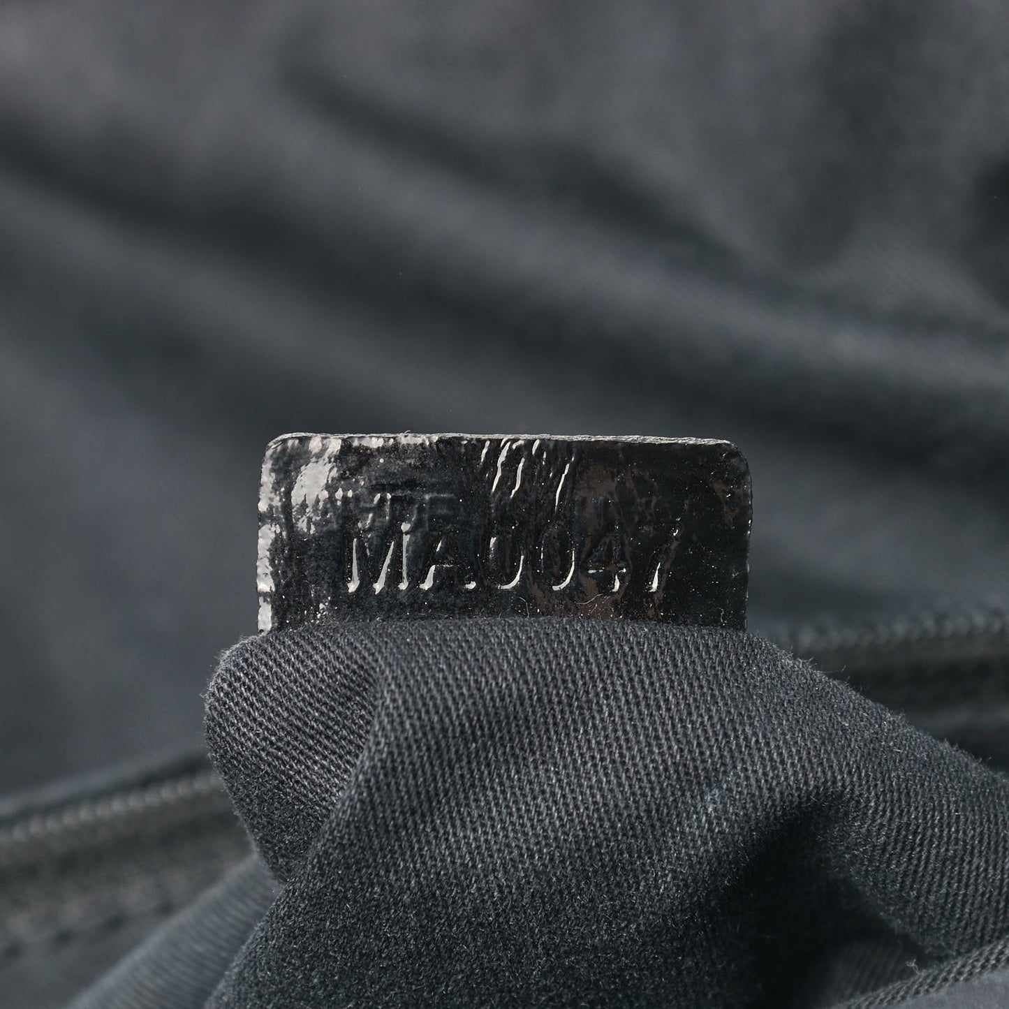 Crinkled Patent Calfskin Medium Nightingale Black