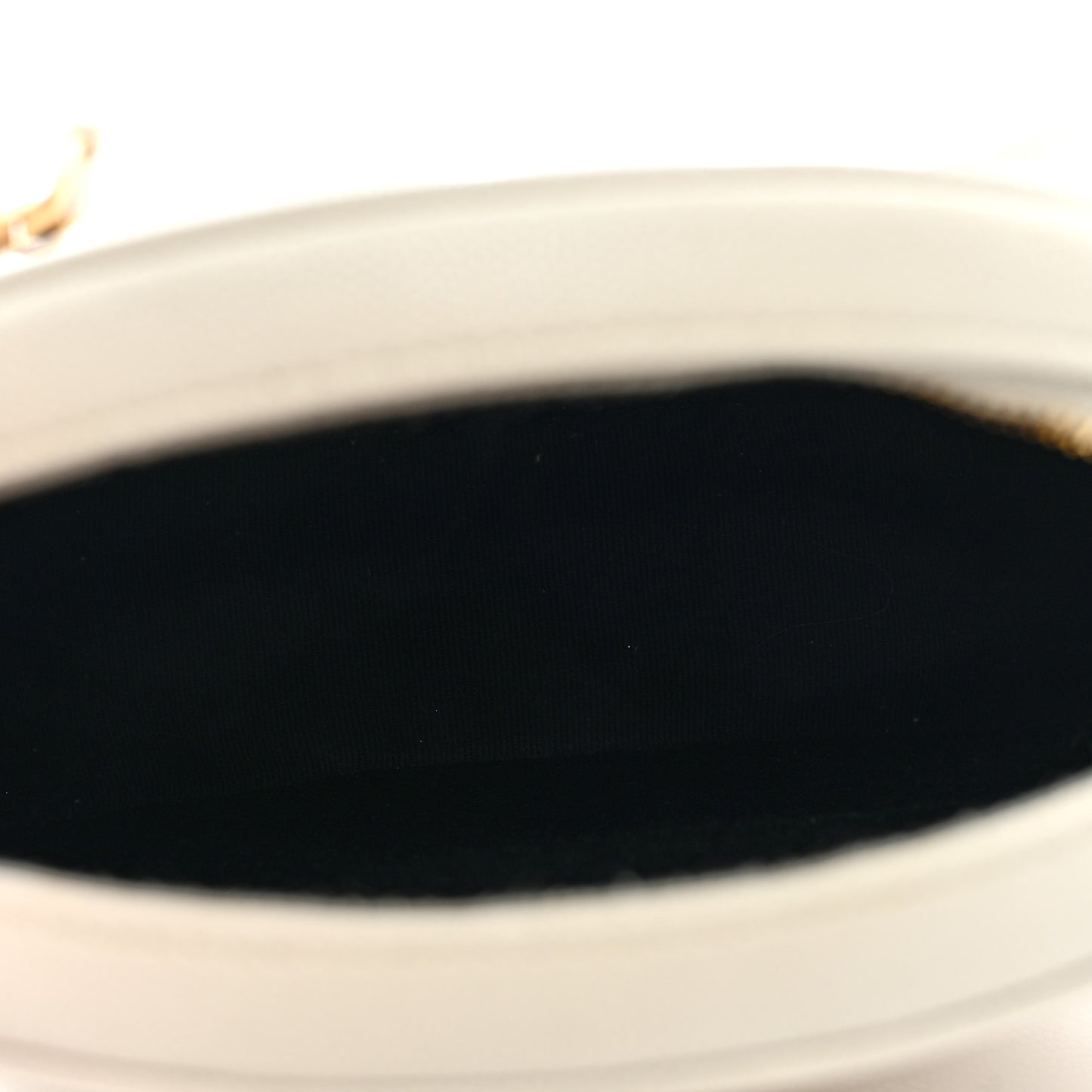 Grain De Poudre Matelasse Chevron Quilted Round Vinyle Camera Bag White