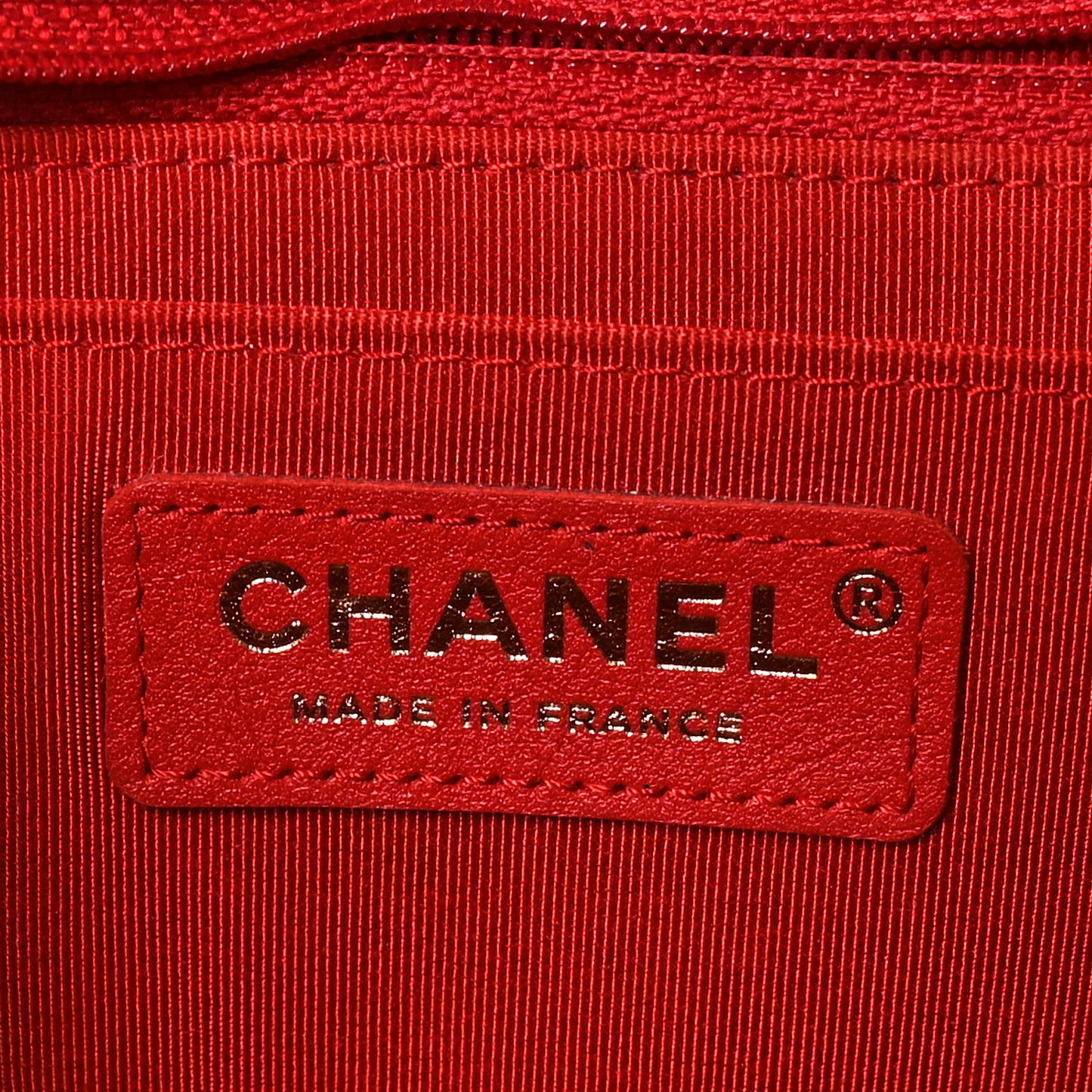 Calfskin Quilted Medium Daily Chevron Flap Red