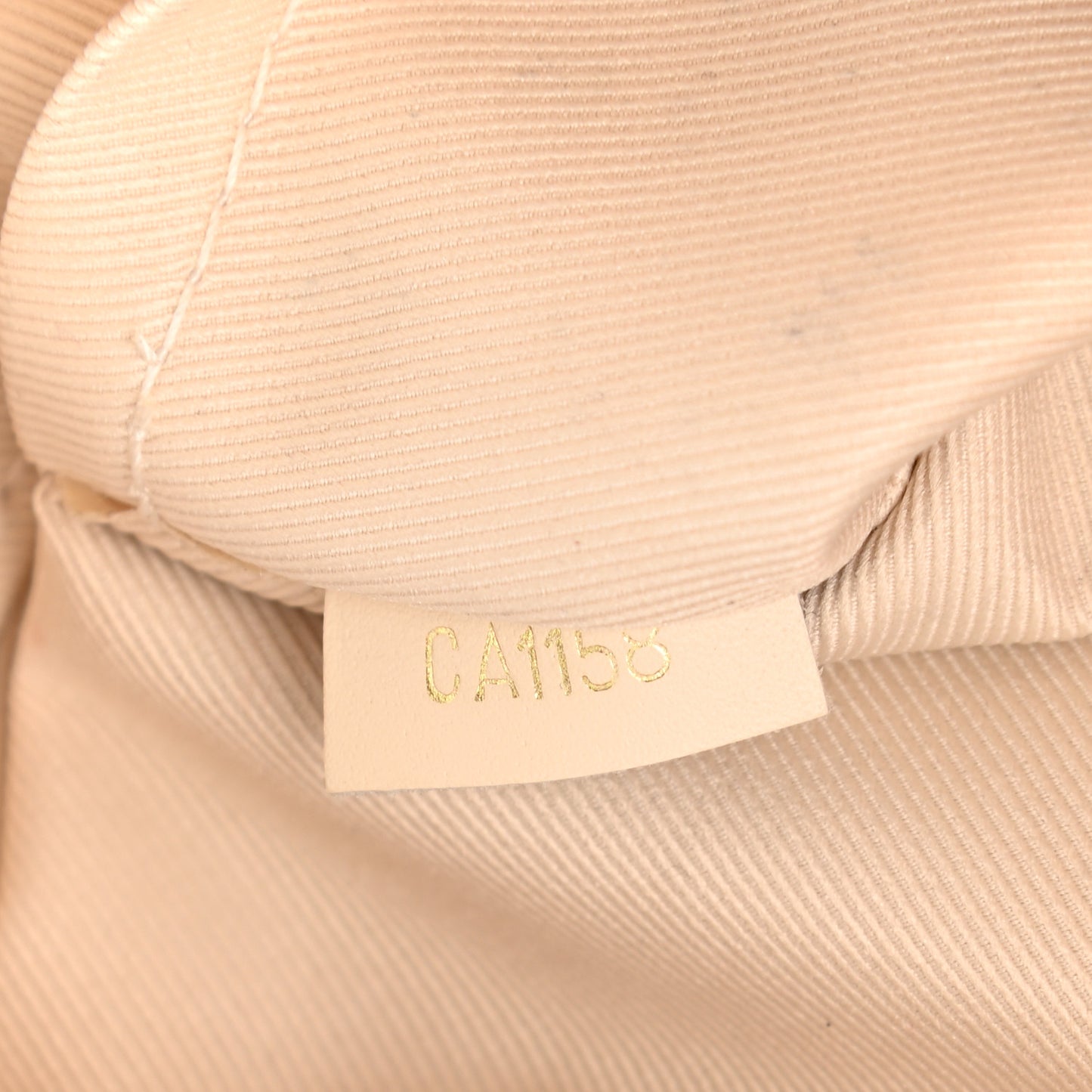 Monogram Saintonge Creme