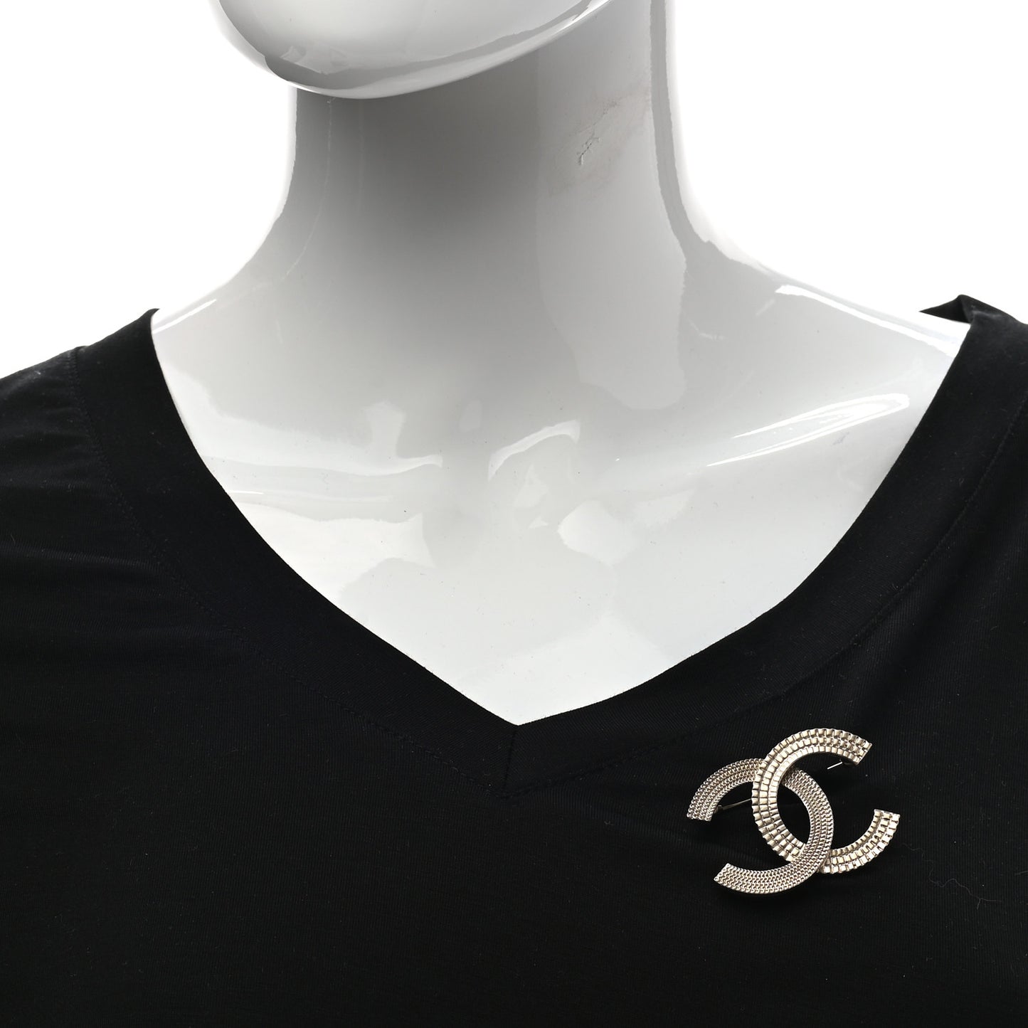 Metal Chain Quilted CC Brooch Gold