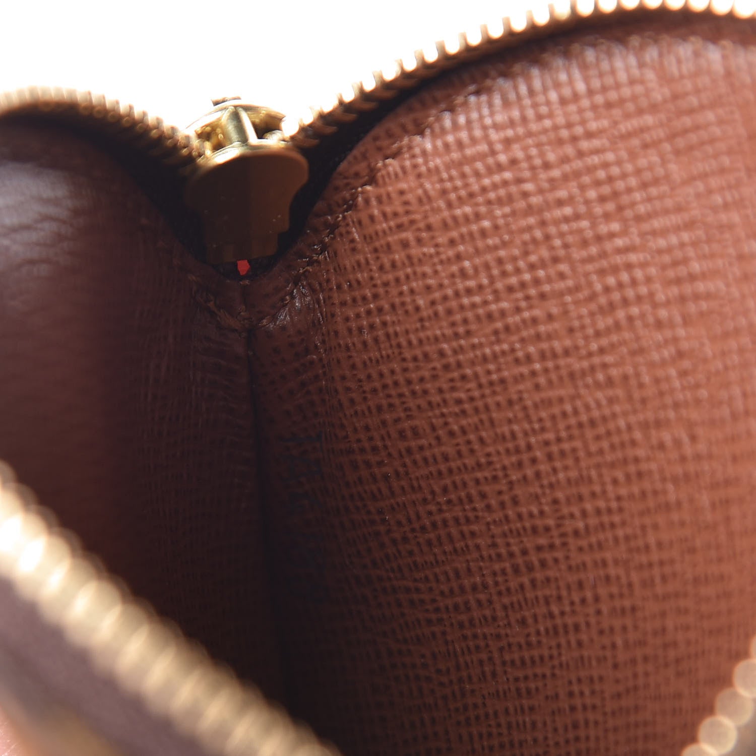 Louis Vuitton Monogram Round Coin Purse 7 of 8