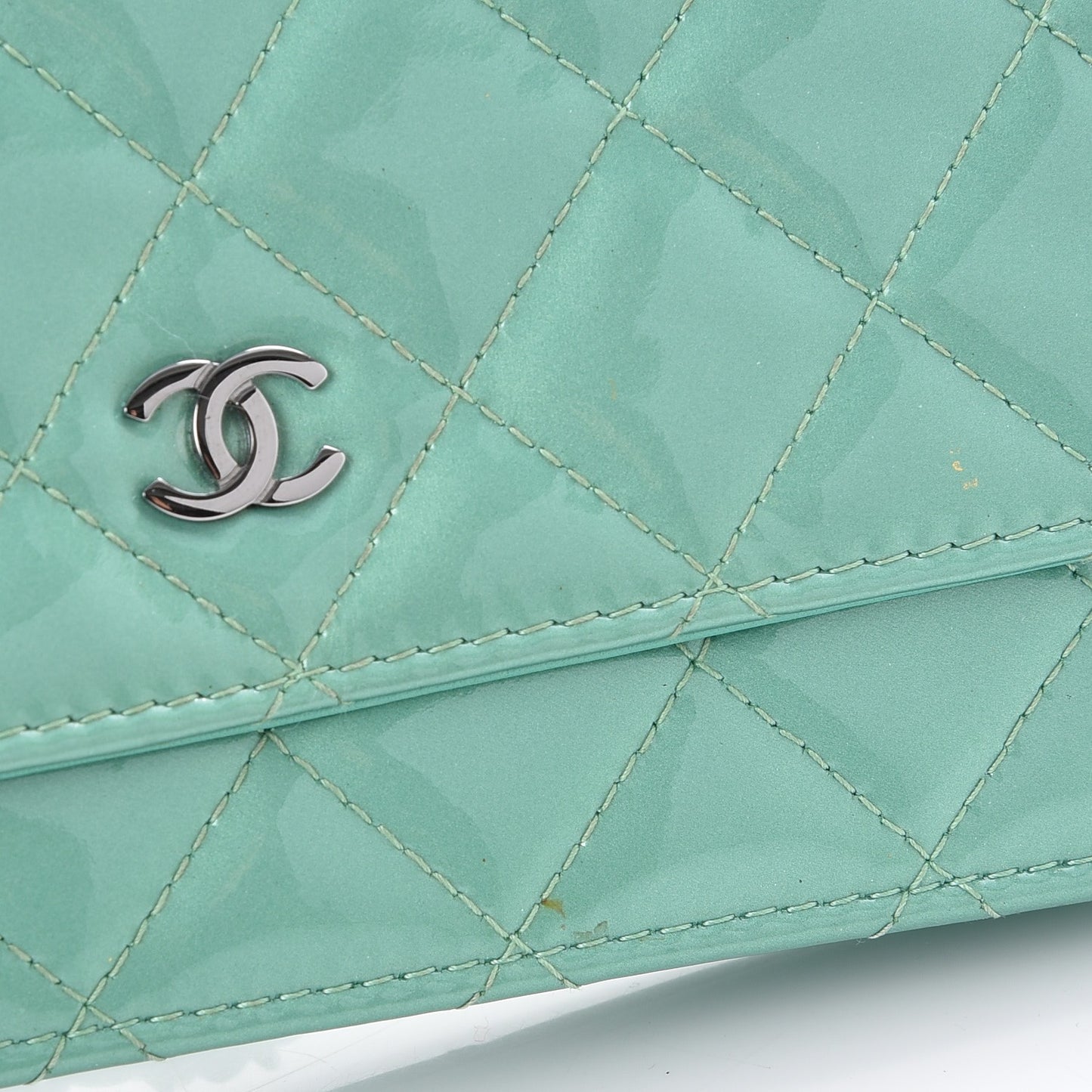 Patent Quilted Wallet On Chain WOC Green
