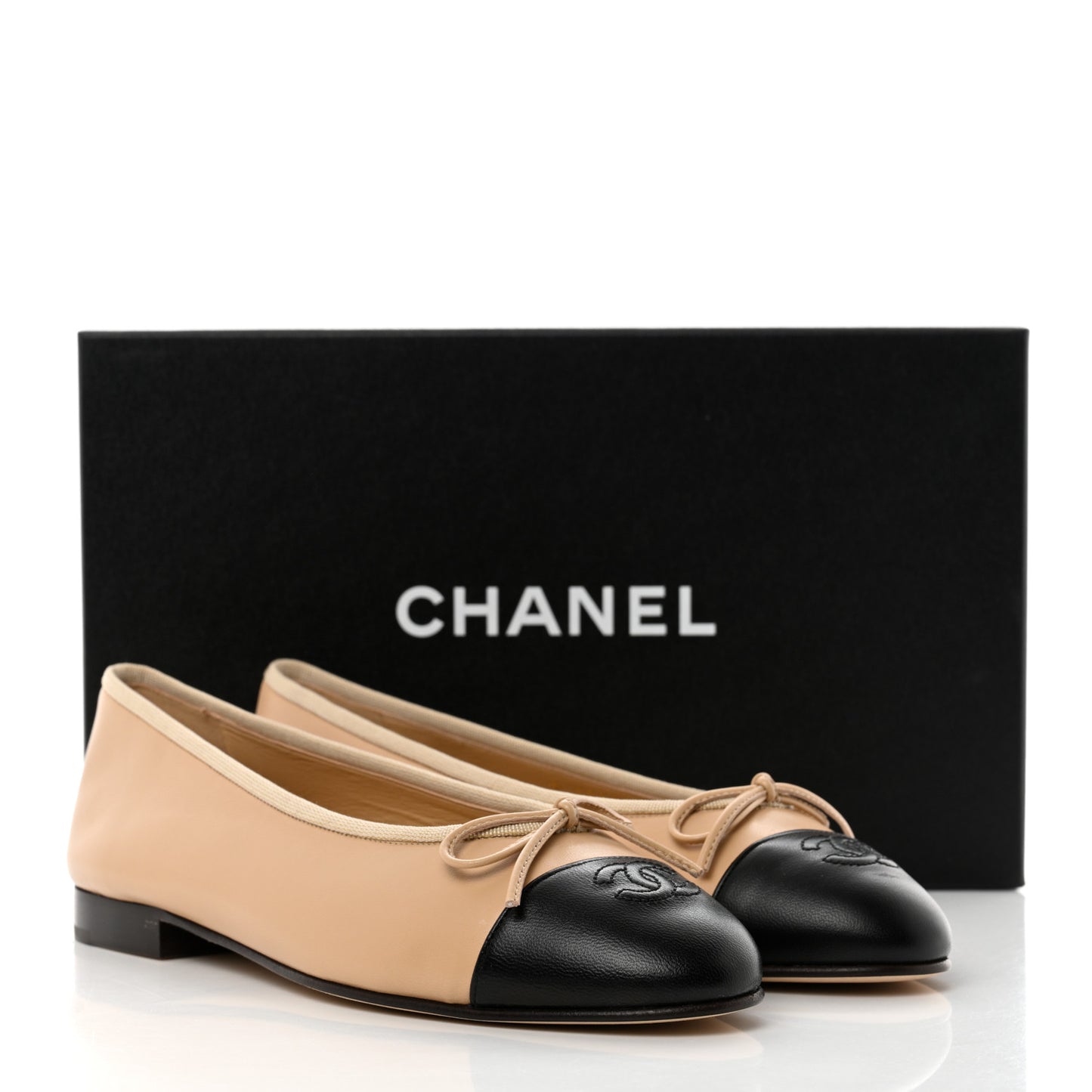 Lambskin Cap Toe CC Ballerina Flats 38 Beige Black