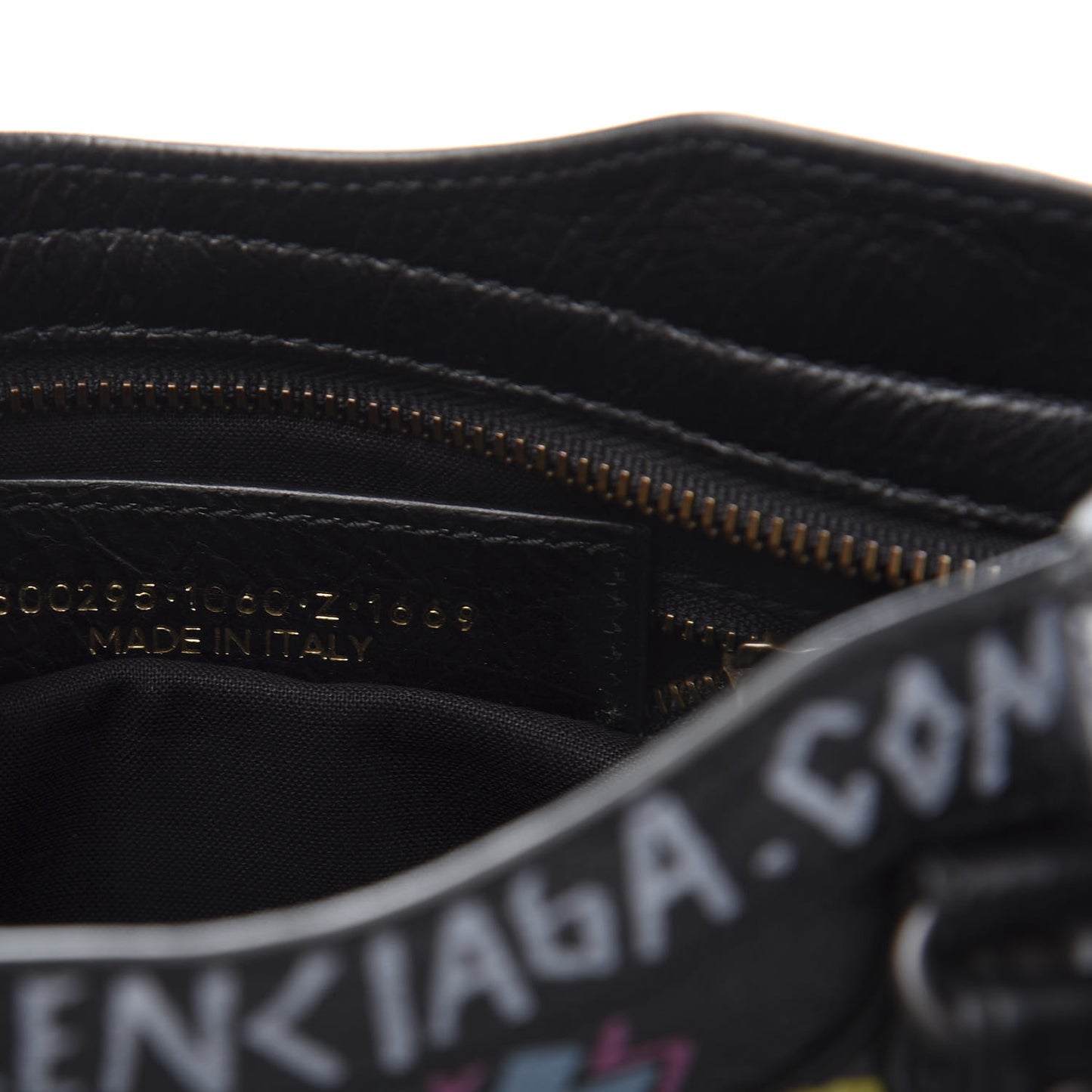 Agneau Arena Graffiti All Over Classic Hardware Mini City Black Multicolor
