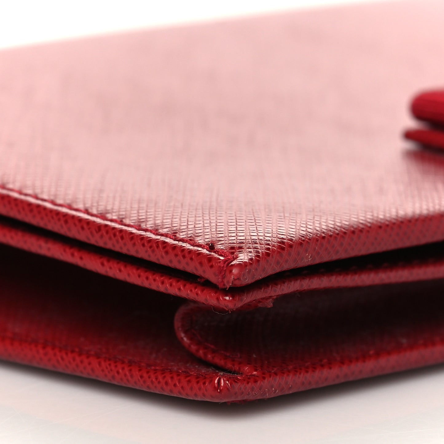 Hammered Calfskin Vara Bow Chain Wallet Red