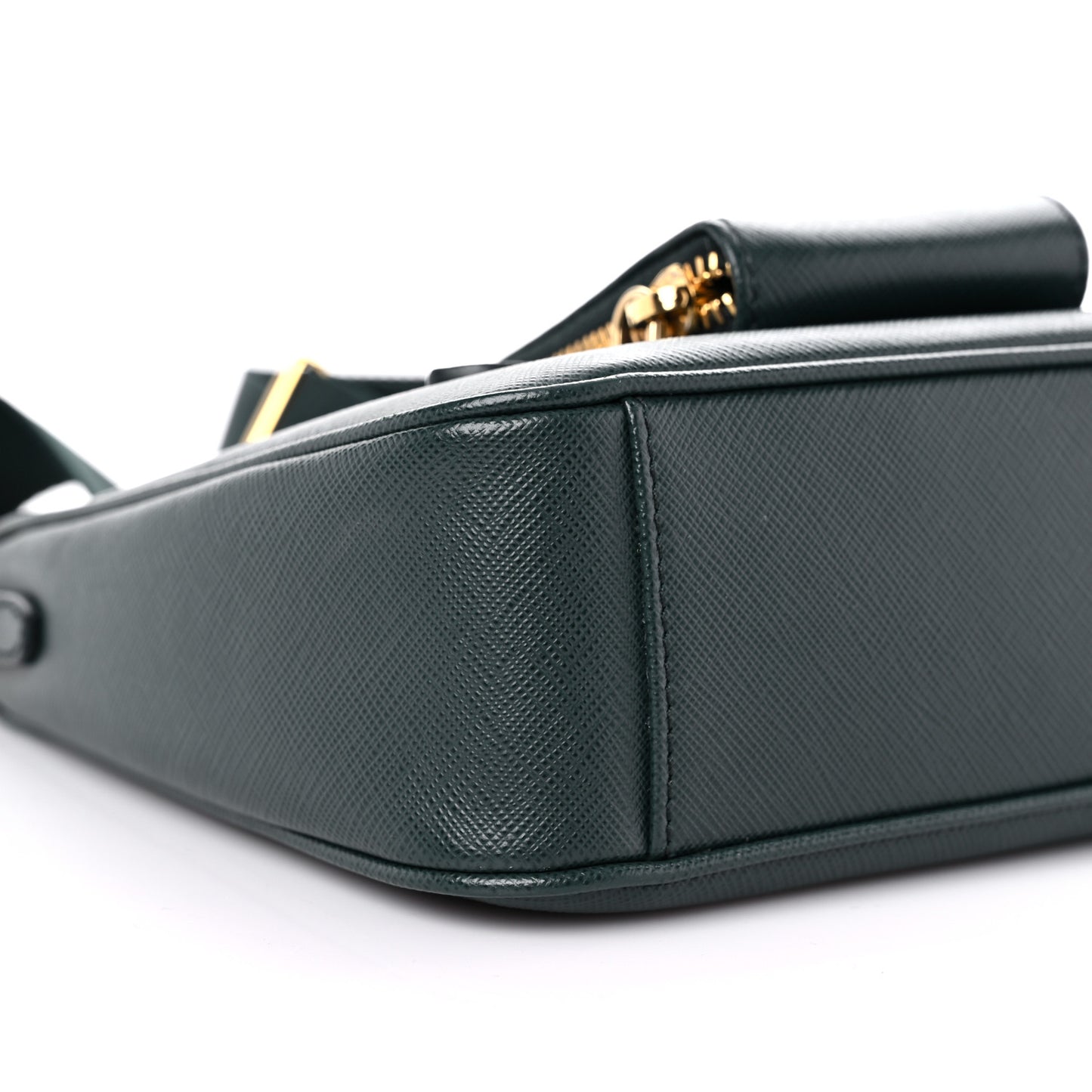 Saffiano Lux Re-Edition 2005 Shoulder Bag Smeraldo