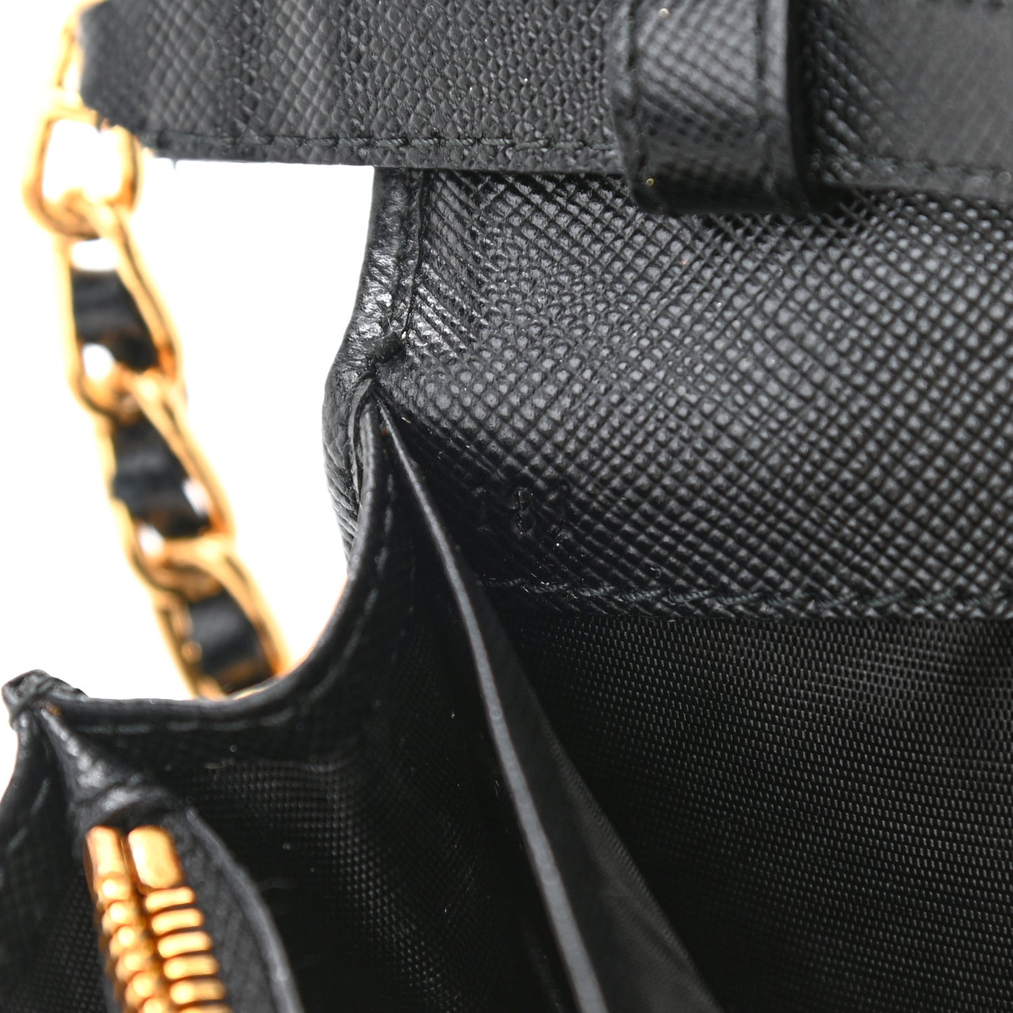 Saffiano Metal Oro Chain Wallet Black