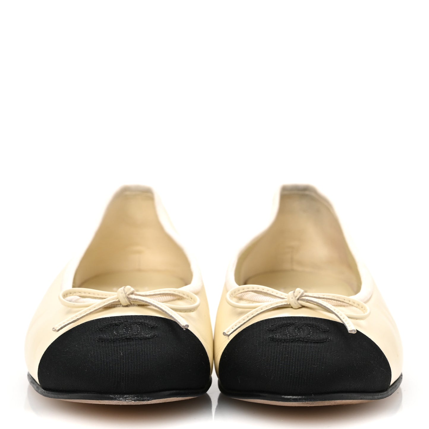 Calfskin Grosgrain Cap Toe CC Ballerina Flats 39.5 Ivory Black