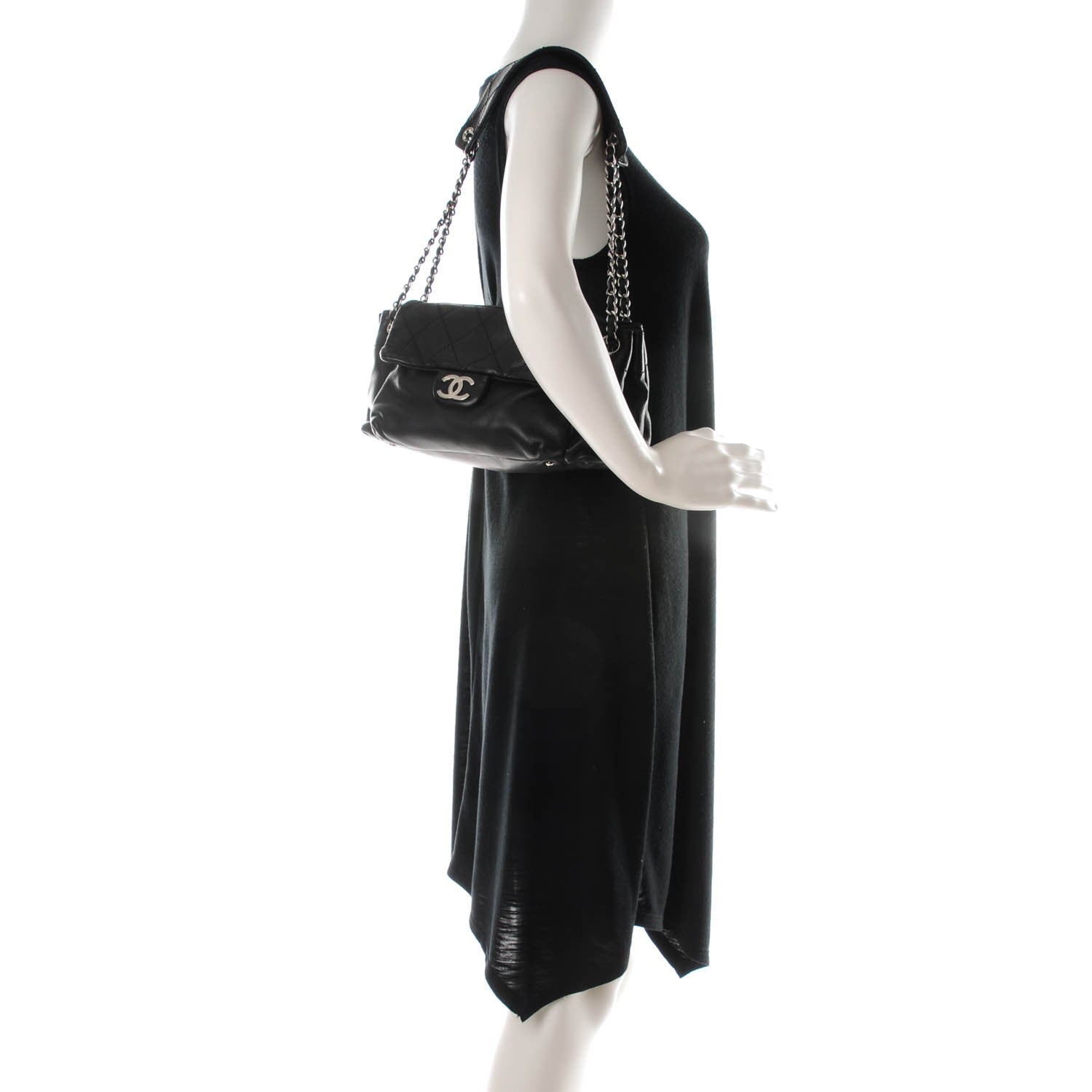 Chanel Lambskin Diamond Stitch Shoulder Bag Black 2 of 7