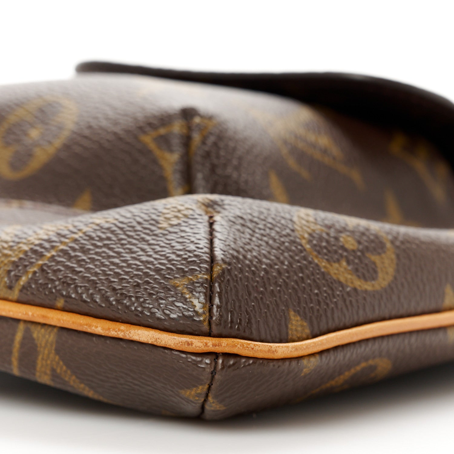 Louis Vuitton Monogram Partition Wristlet 9 of 9