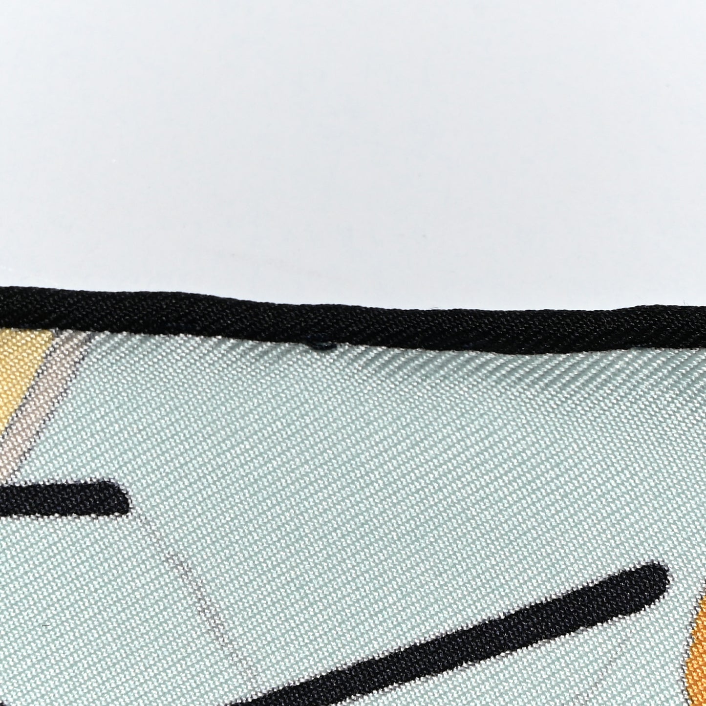 Silk On The Beach Scarf 90 Creme Menthol Ebene