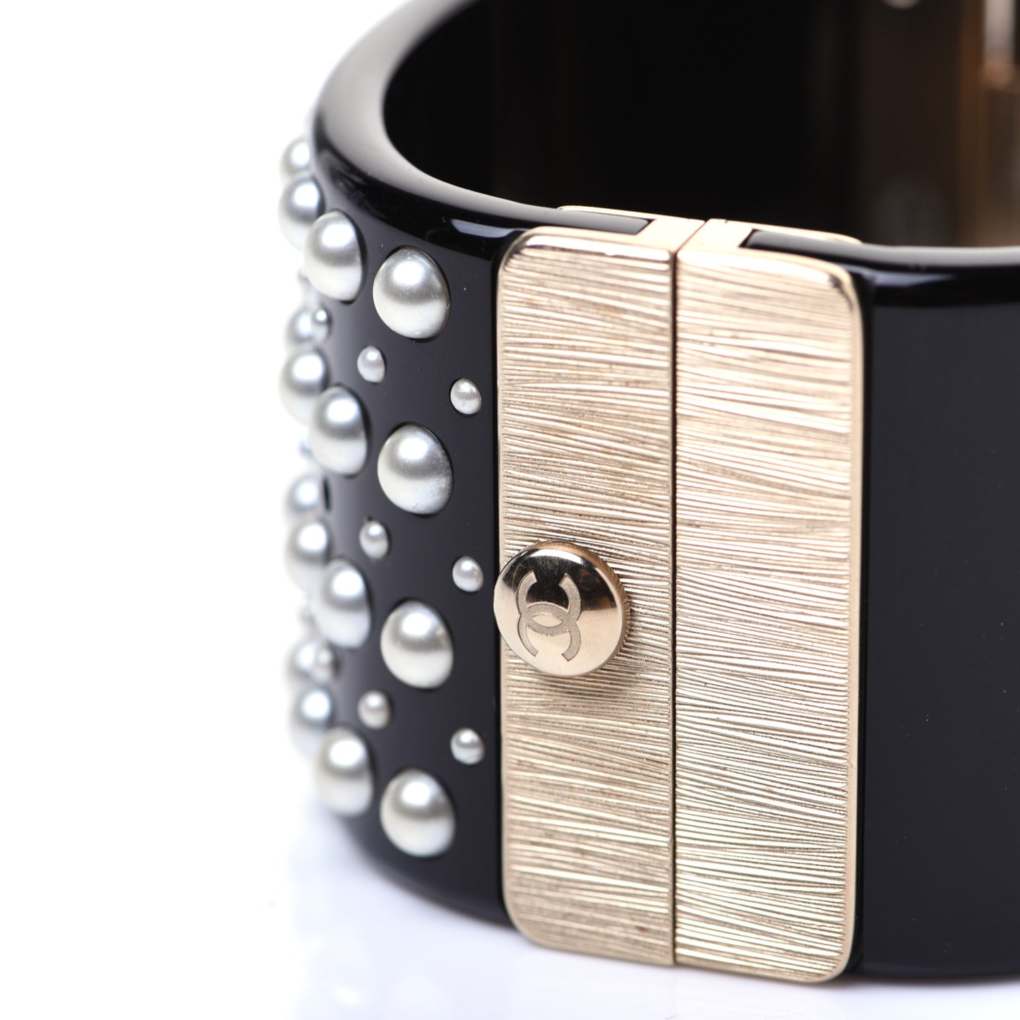 Resin Pearl Crystal CC Cuff Black