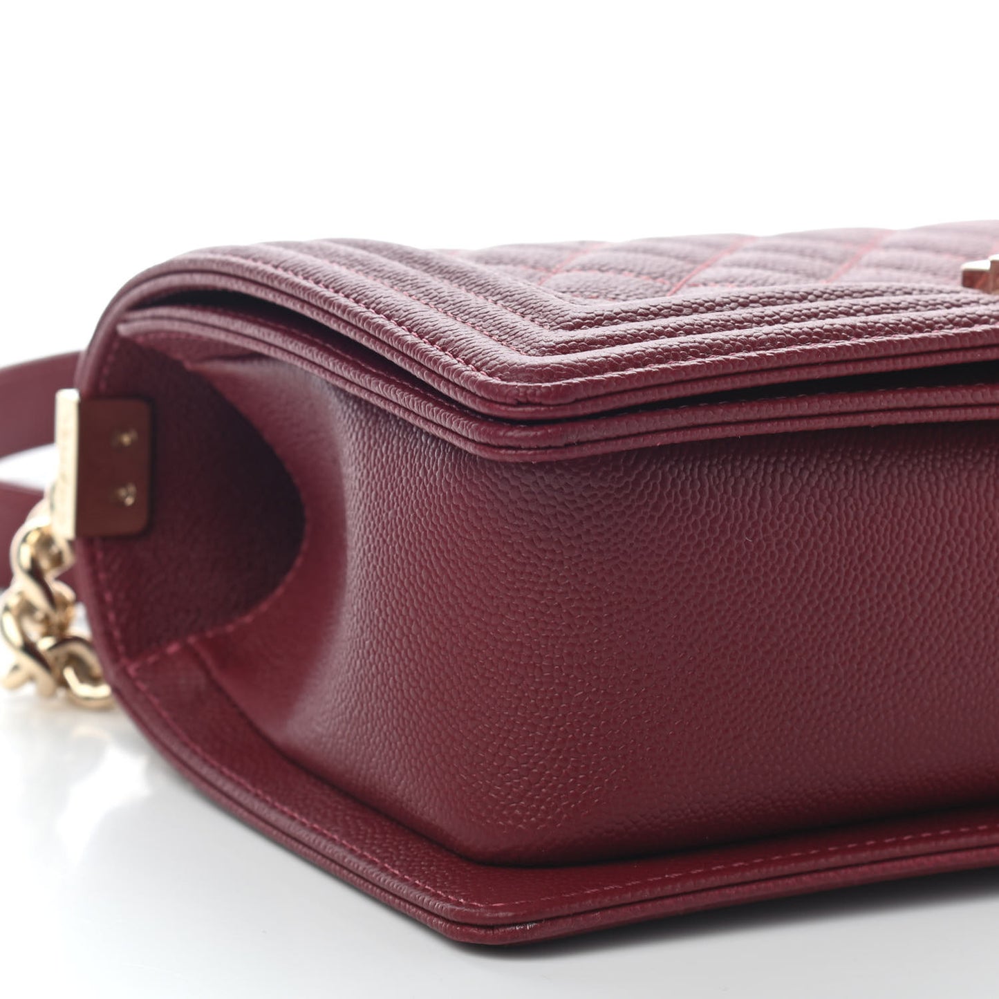 Caviar Quilted Medium Boy Flap Red