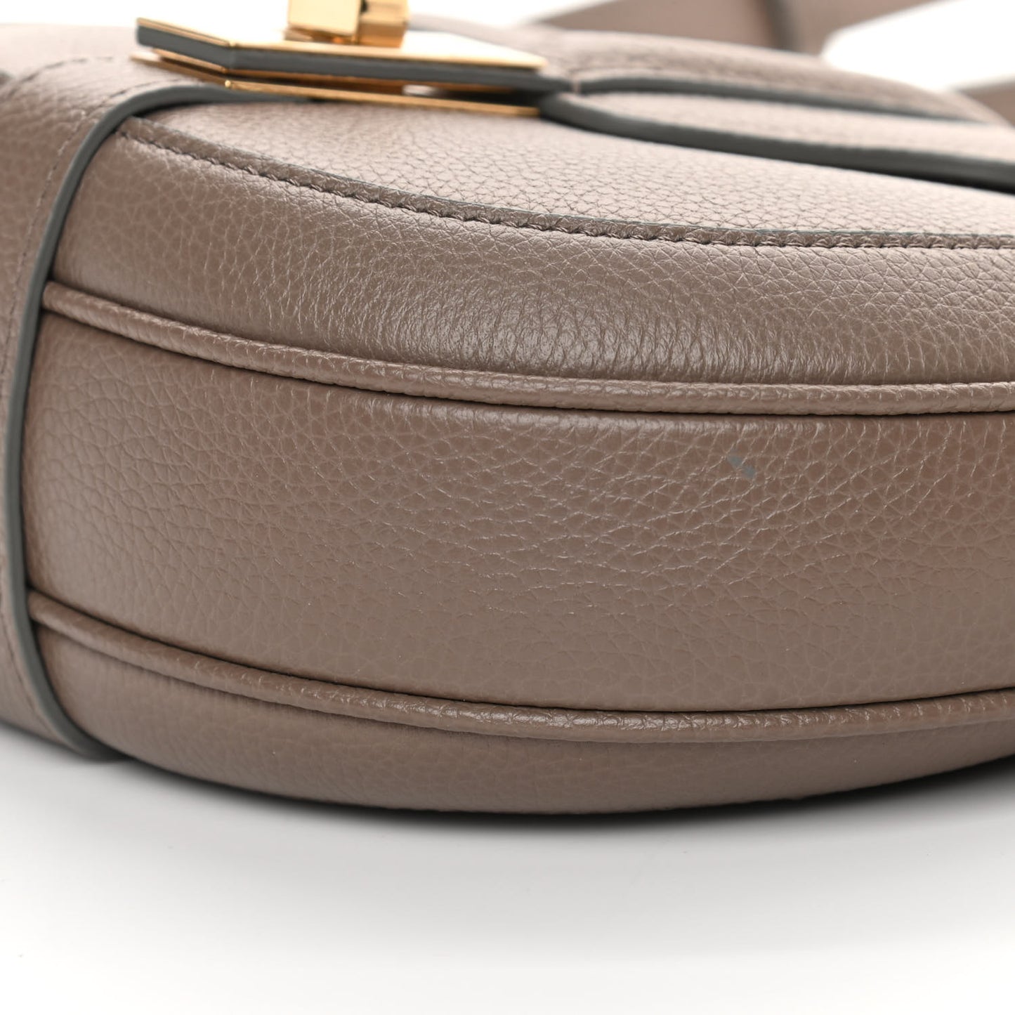Grained Calfskin Besace Small 16 Taupe