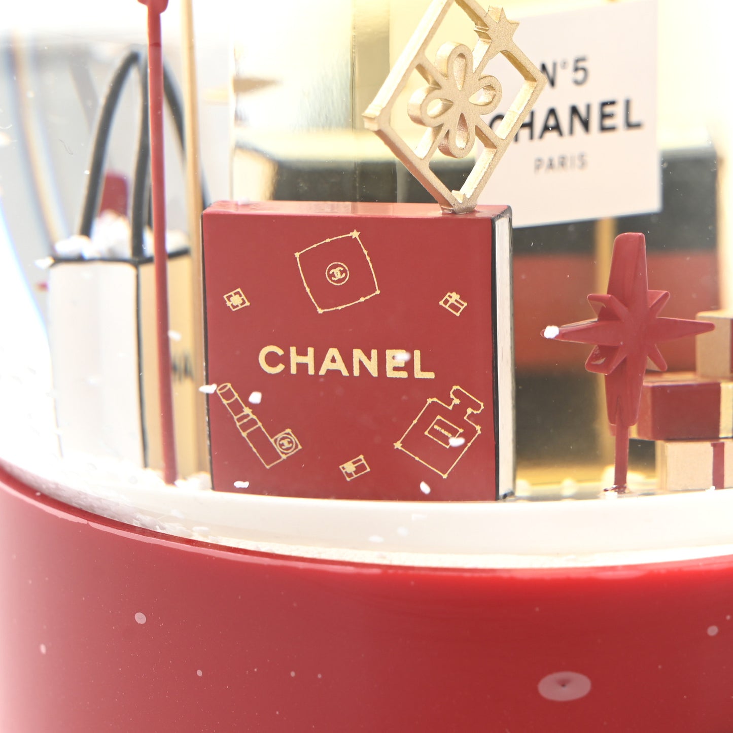 Glass N°5 Perfume Bottle Snow Globe Red