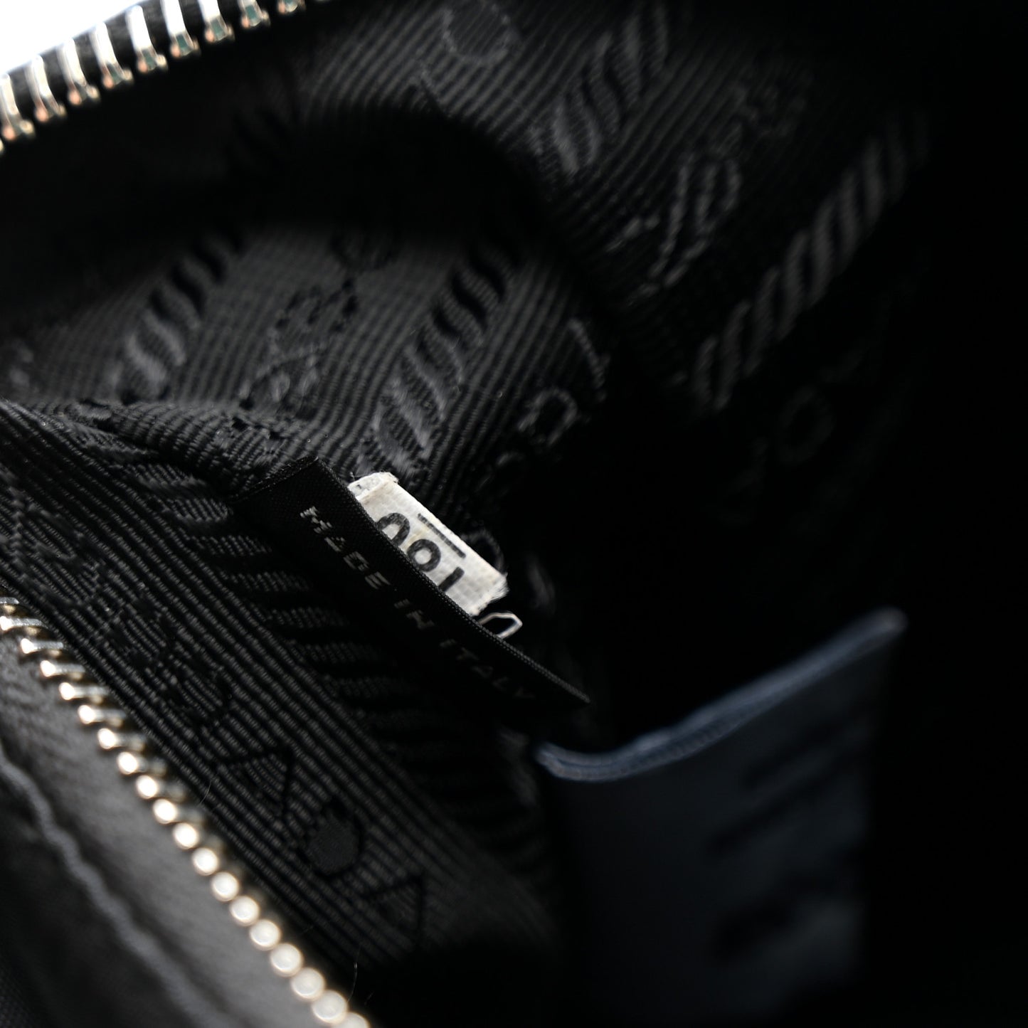 Re-Nylon Saffiano Re-Edition 2005 Shoulder Bag Black