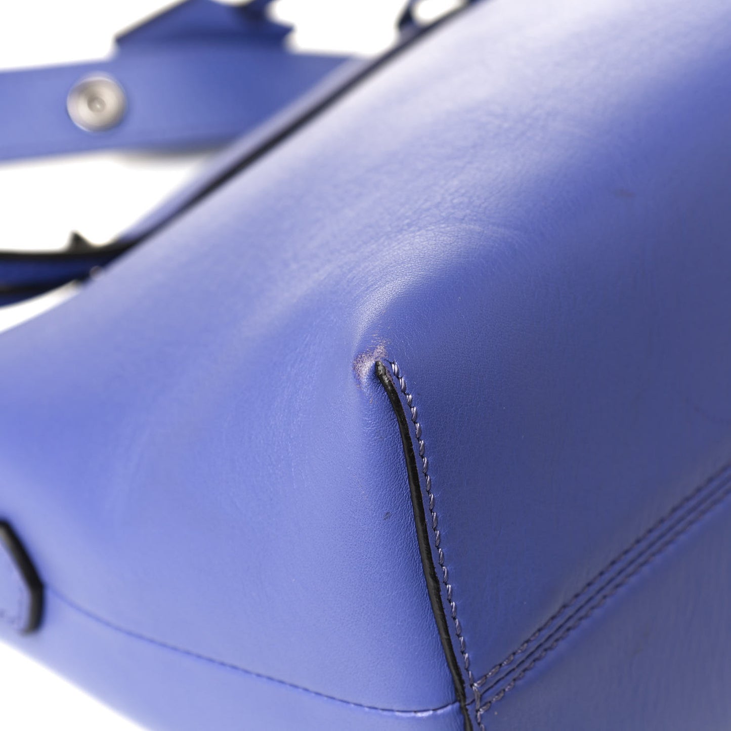 Vitello Dolce Medium By The Way Boston Bag Viola Cassis
