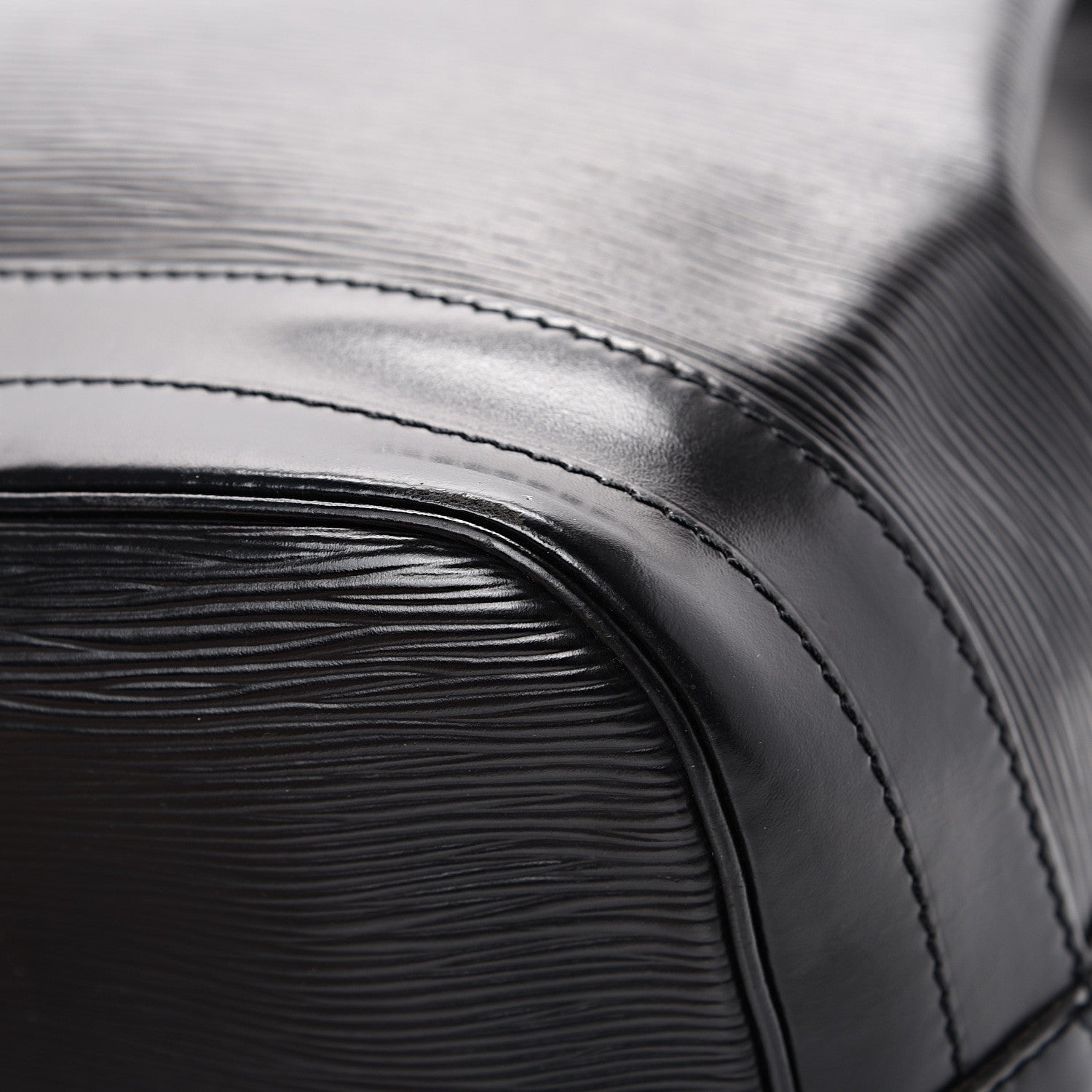 Louis Vuitton Epi Noe Black 10 of 19