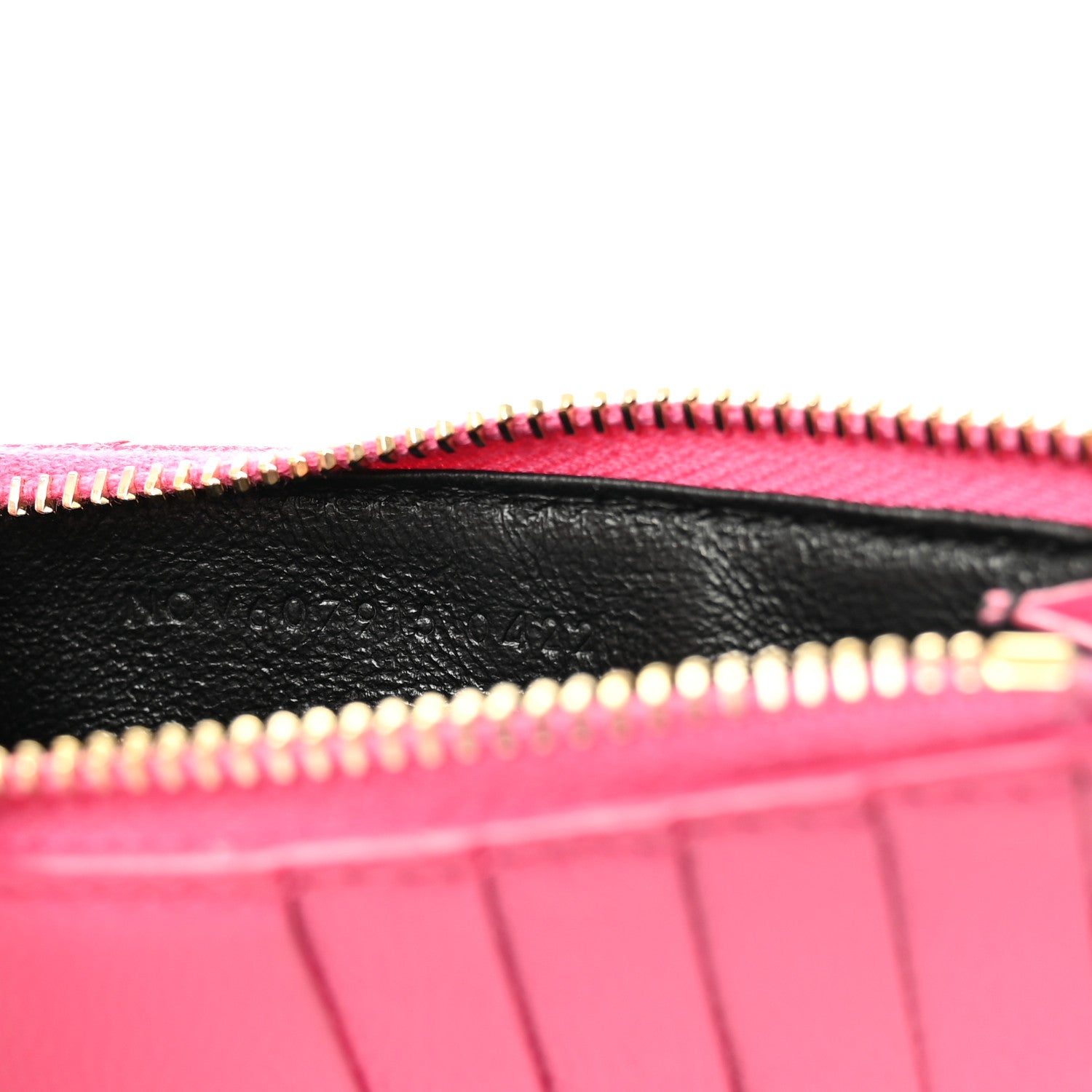 Saint Laurent Grain De Poudre Matelasse Chevron Monogram Fragments Zippered Card Case Fresh Fuxia 7 of 8