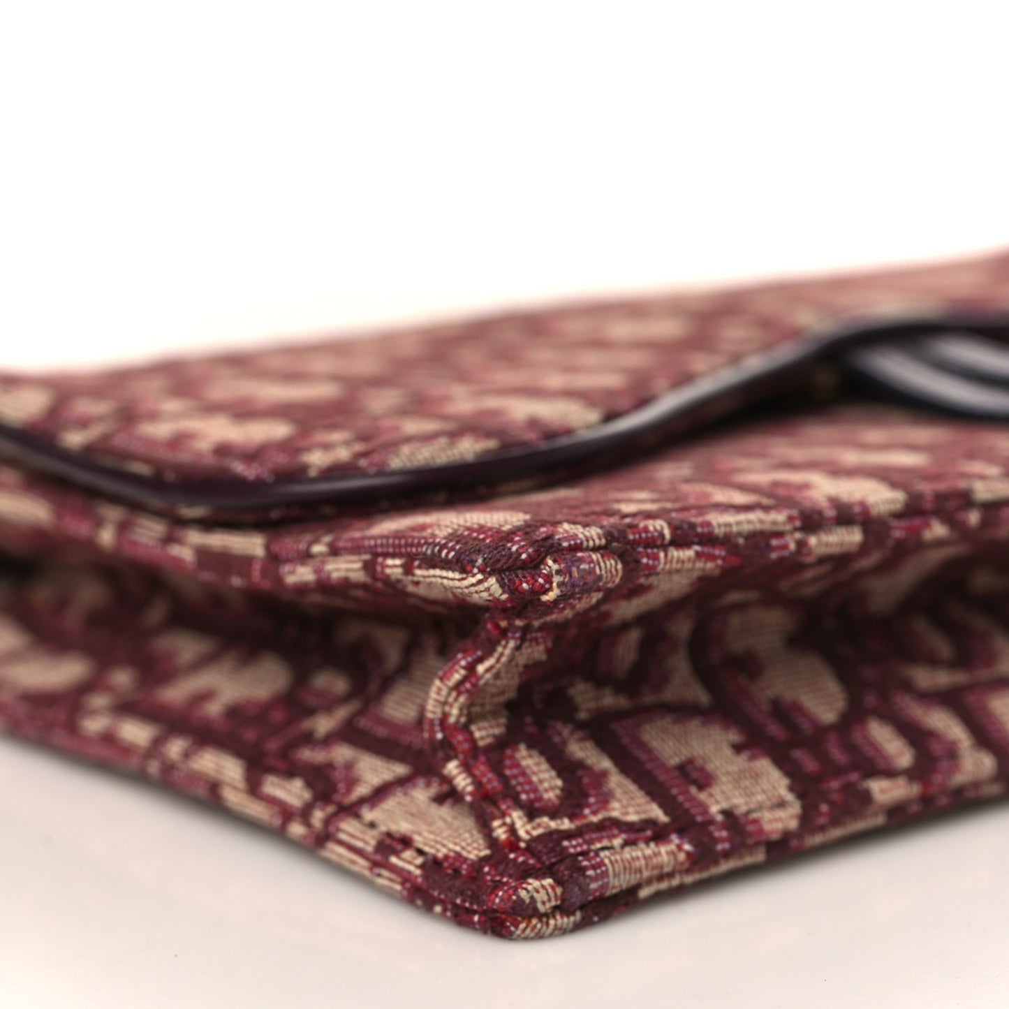 Oblique Saddle Chain Pouch Burgundy