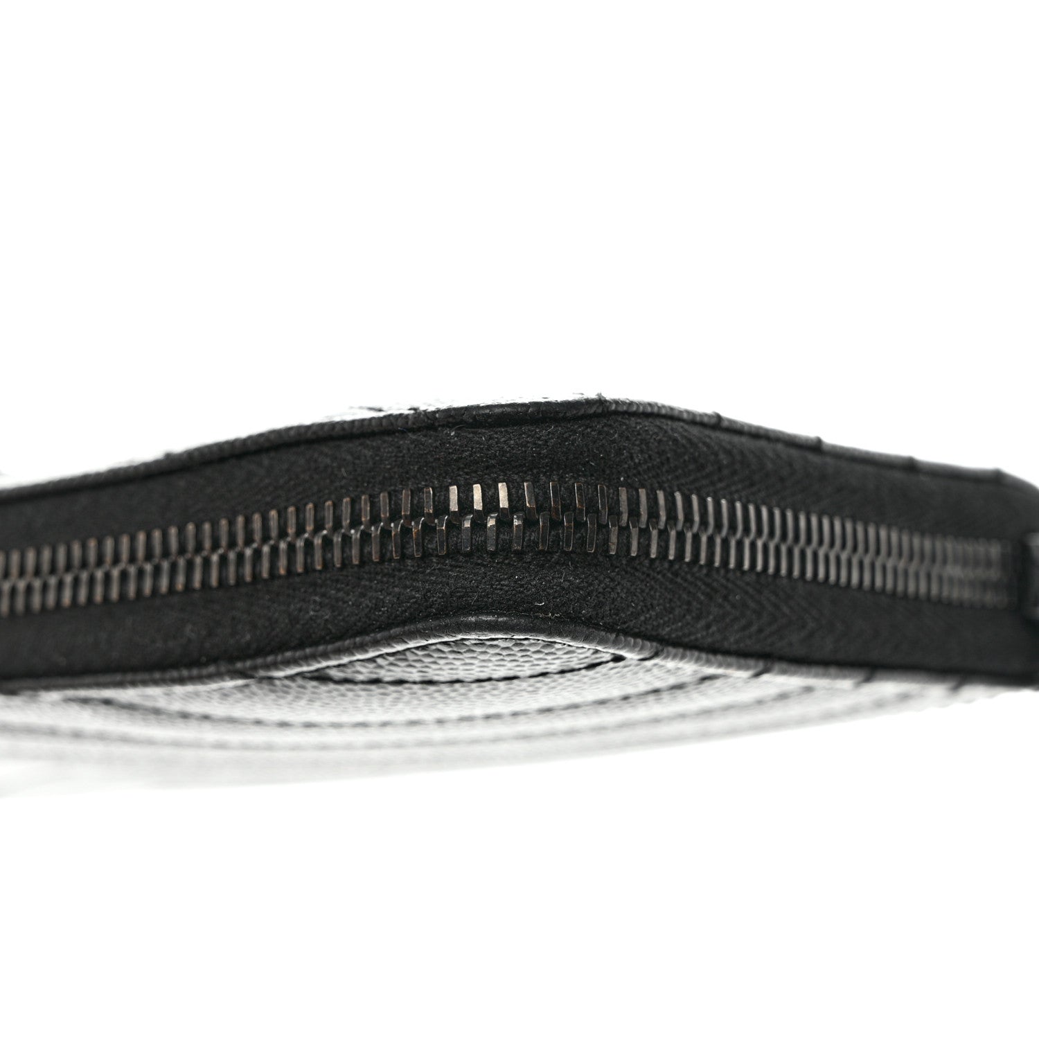 Saint Laurent Grain De Poudre Matelasse Chevron Monogram Monochrome Zip Around Wallet Black 8 of 9