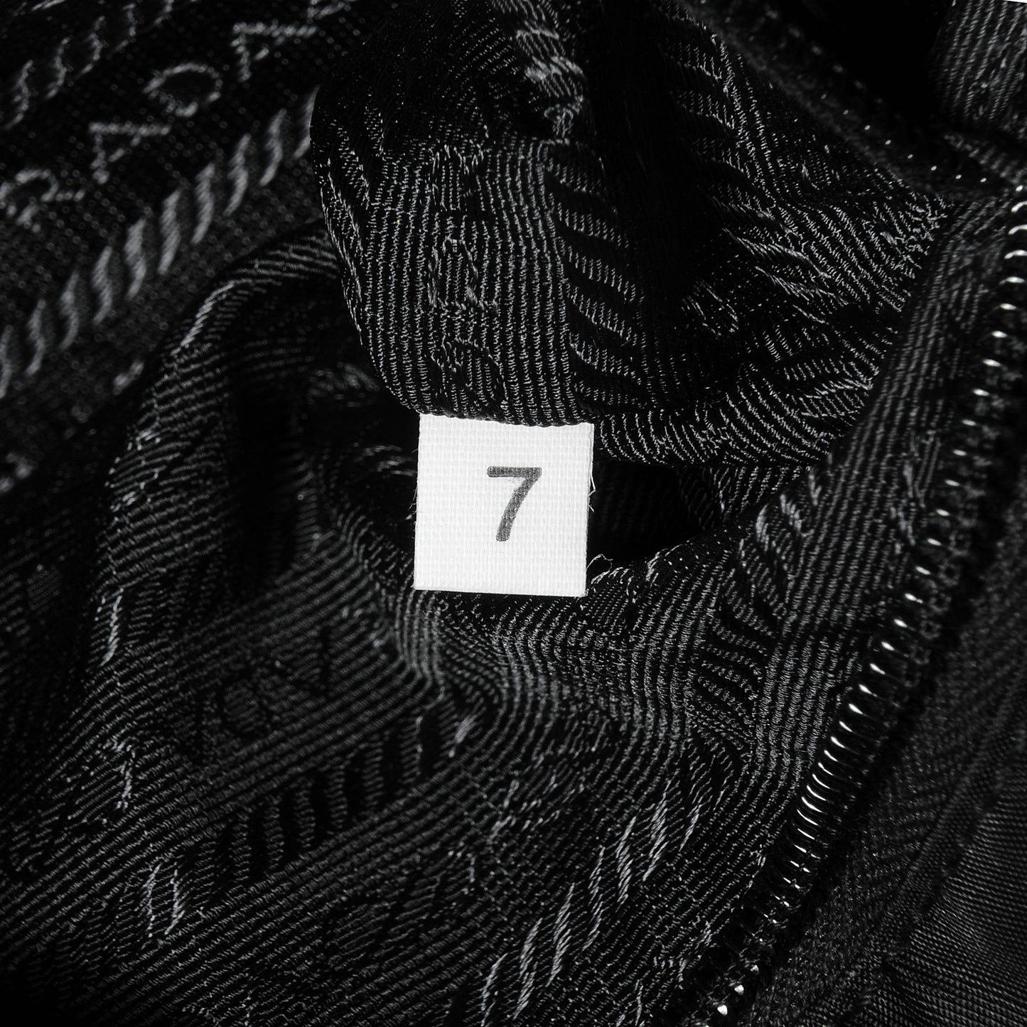Nylon Vela Messenger Black