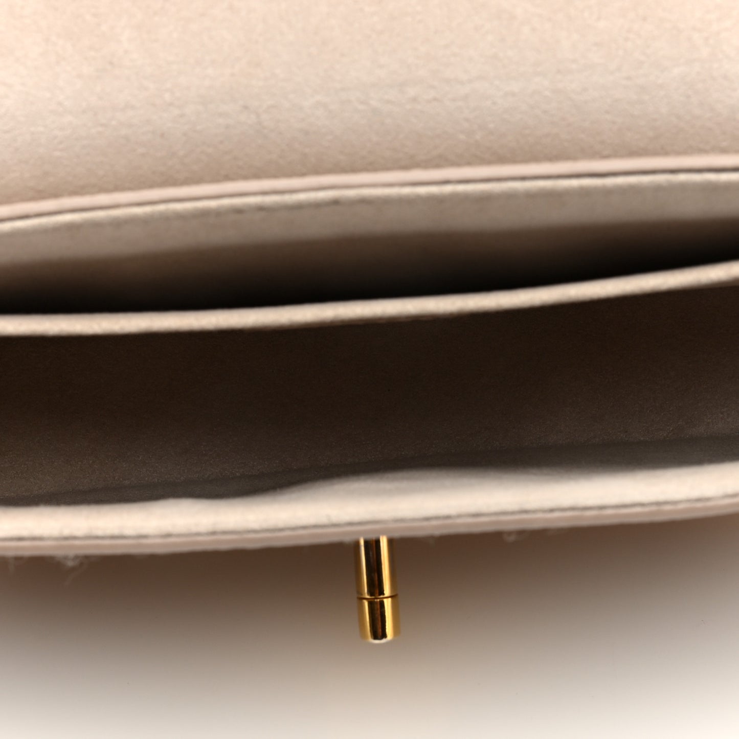 Grained Calfskin Lockme Chain East West Greige