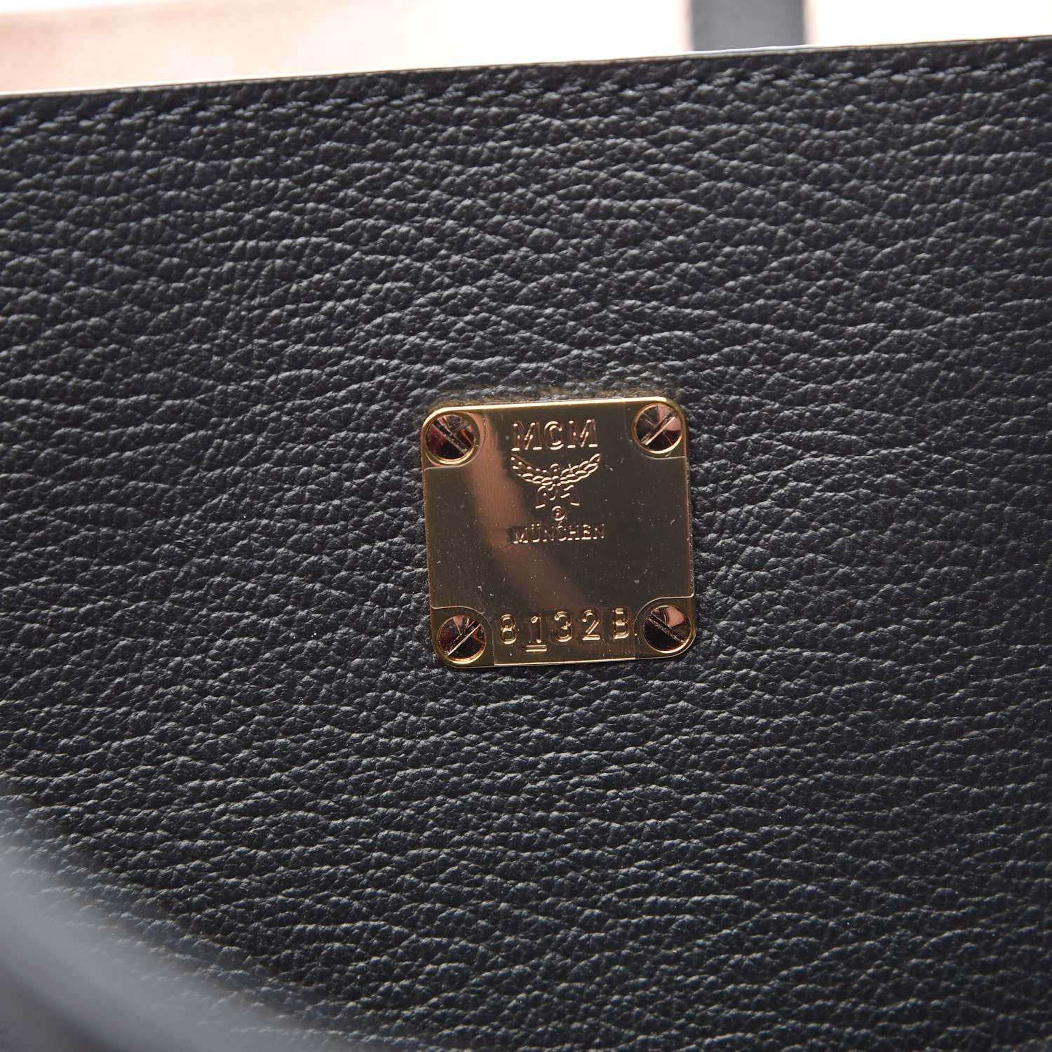 MCM Grained Calfskin Medium Reversible Wandel Tote Black 10 of 11