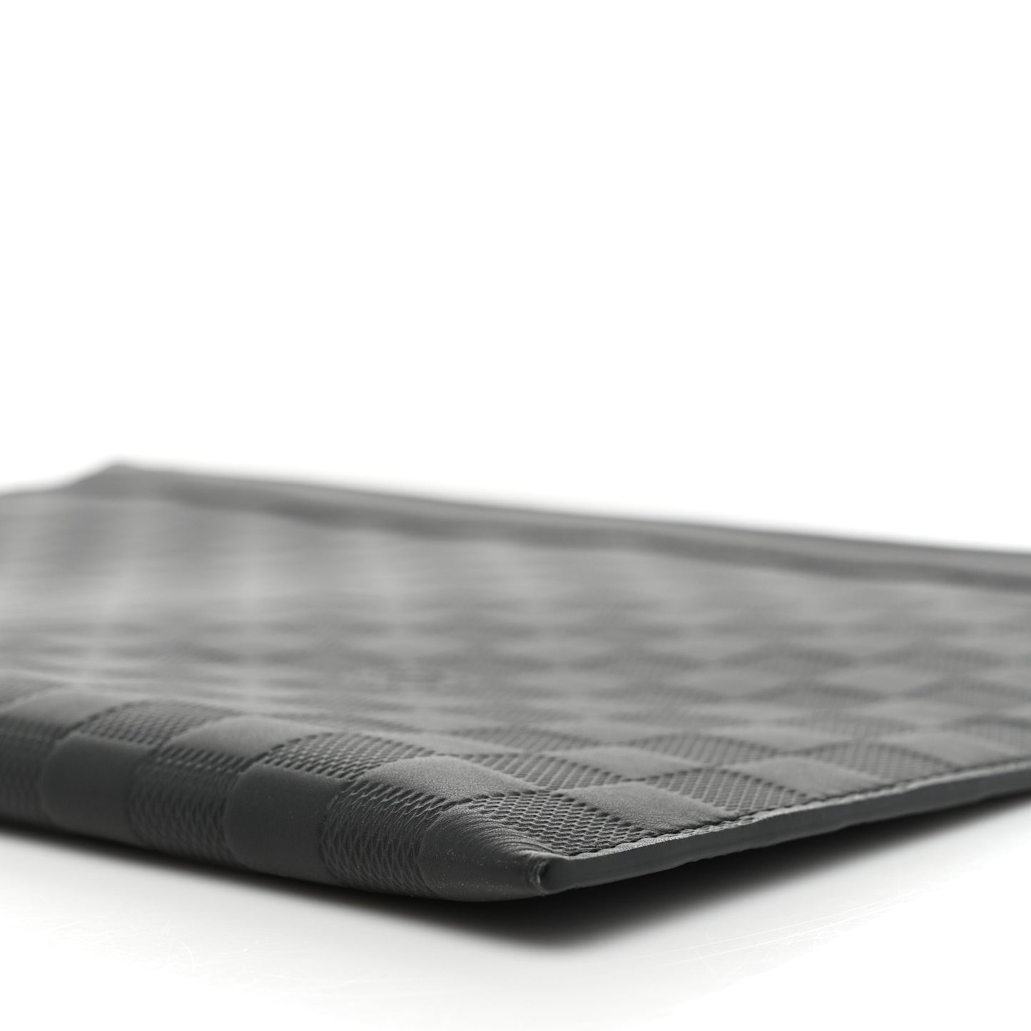 Damier Infini Discovery Pochette GM Onyx