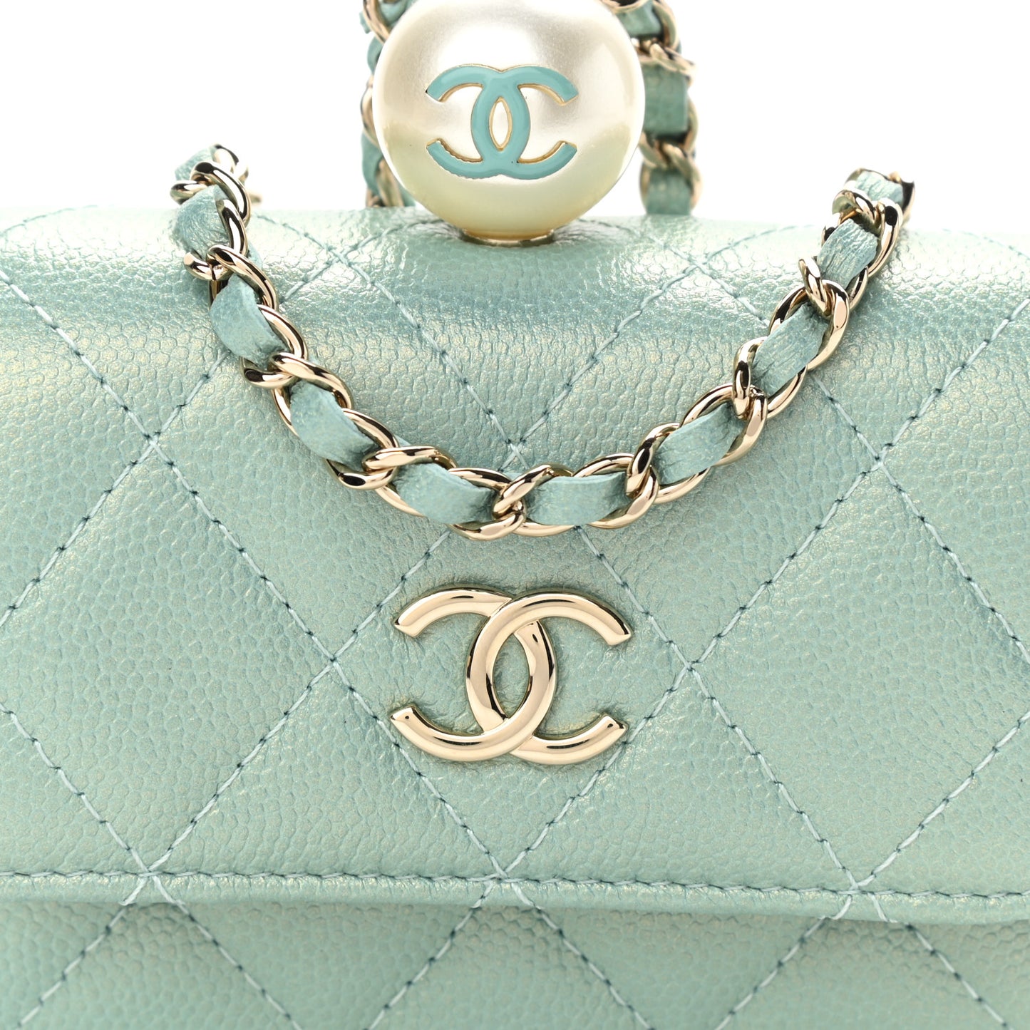 Iridescent Caviar Quilted Pearl Card Holder On Chain Green