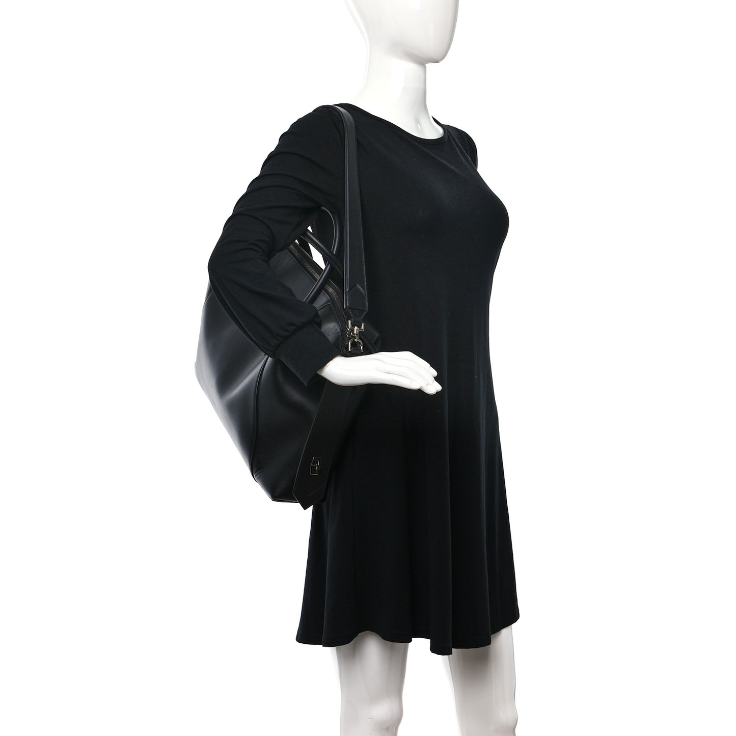 Smooth Calfskin Medium Soft Antigona Black