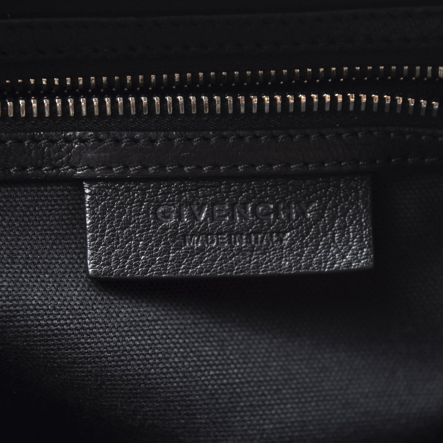 Sugar Goatskin Medium Antigona Black