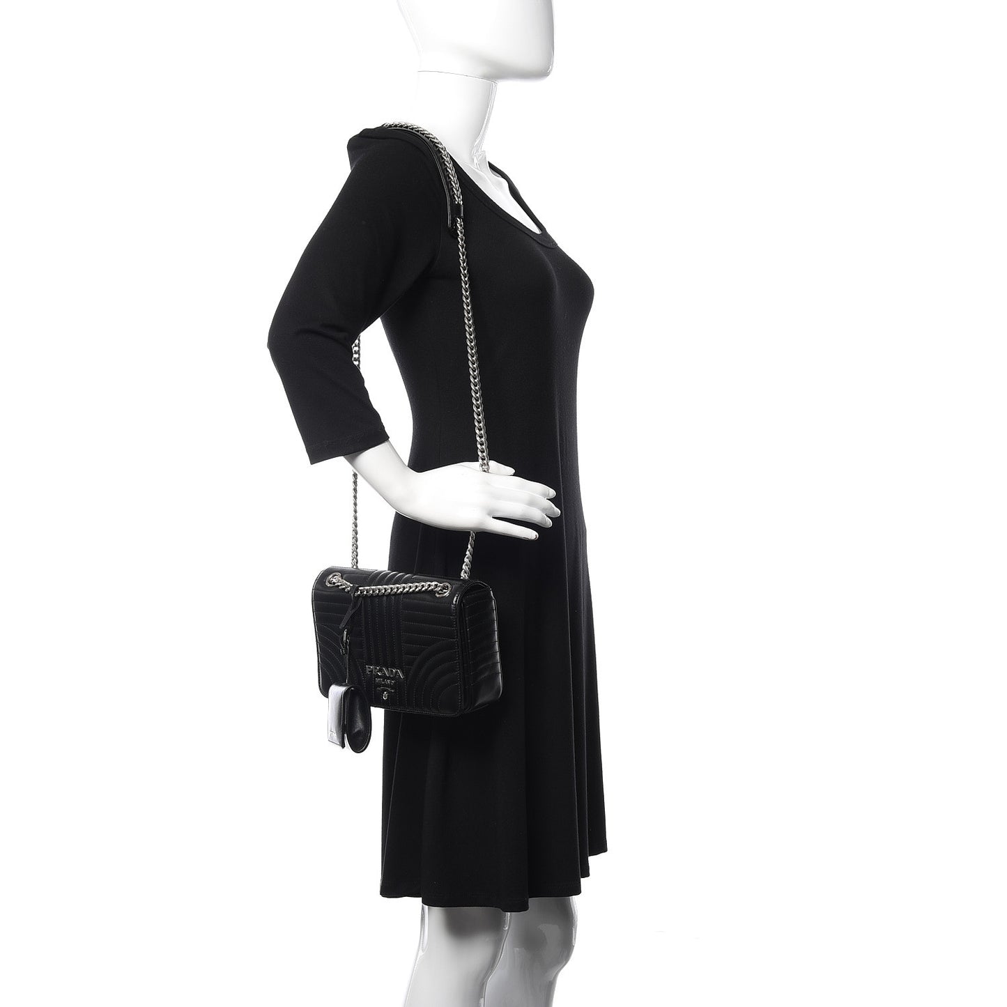 Soft Calf Impunture Medium Diagramme Flap Black