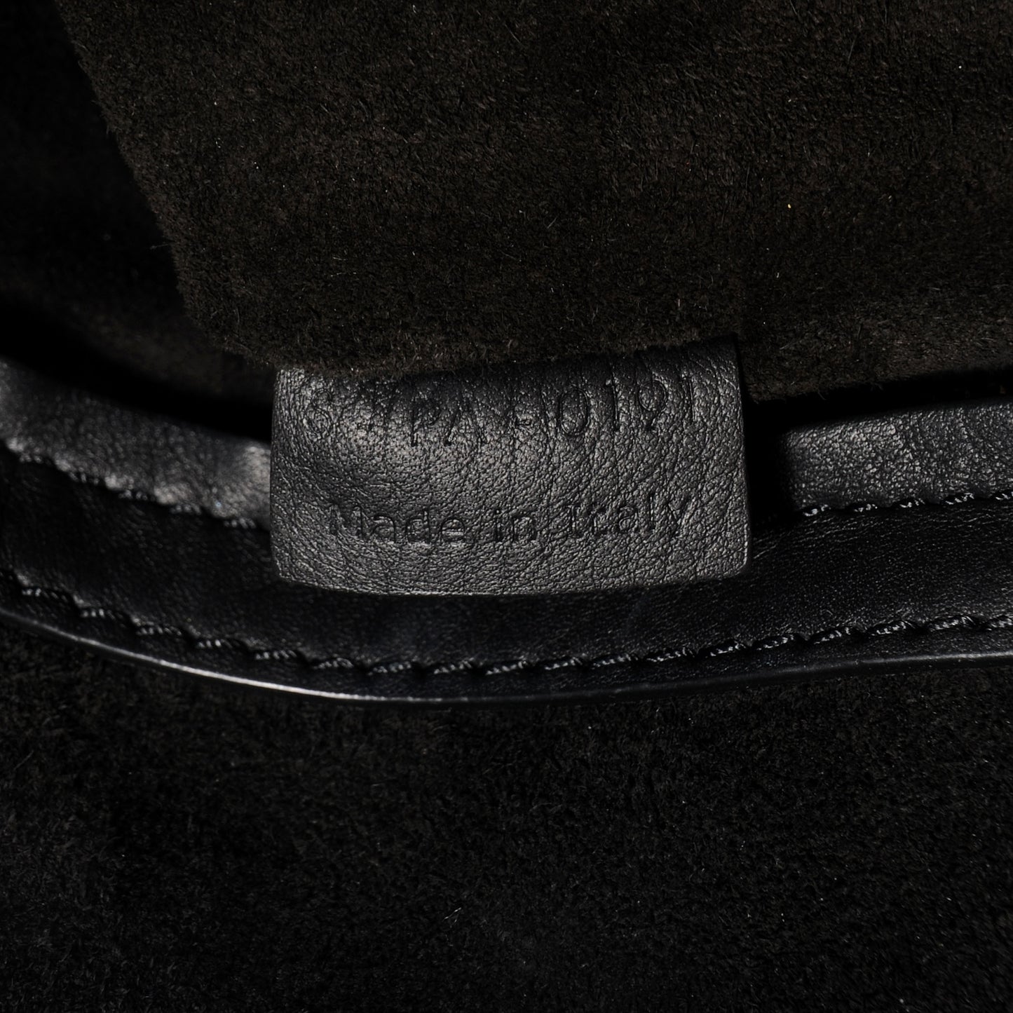 Supple Calfskin Medium Phantom Luggage Black