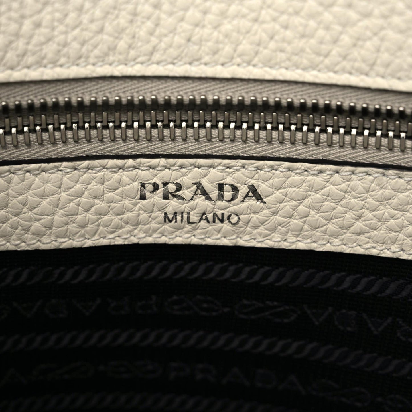 Vitello Phenix Logo Hobo White