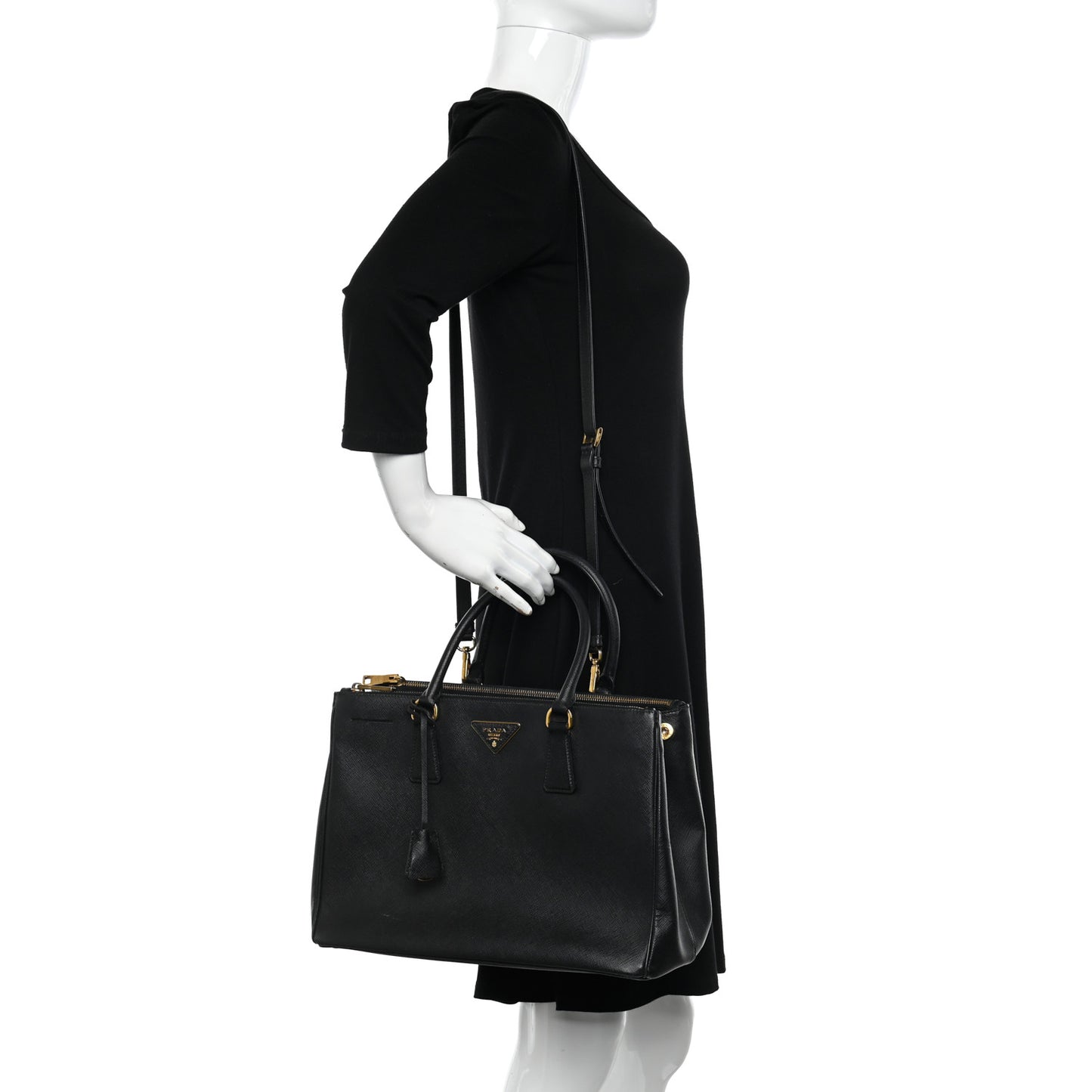Saffiano Medium Galleria Double Zip Tote Black