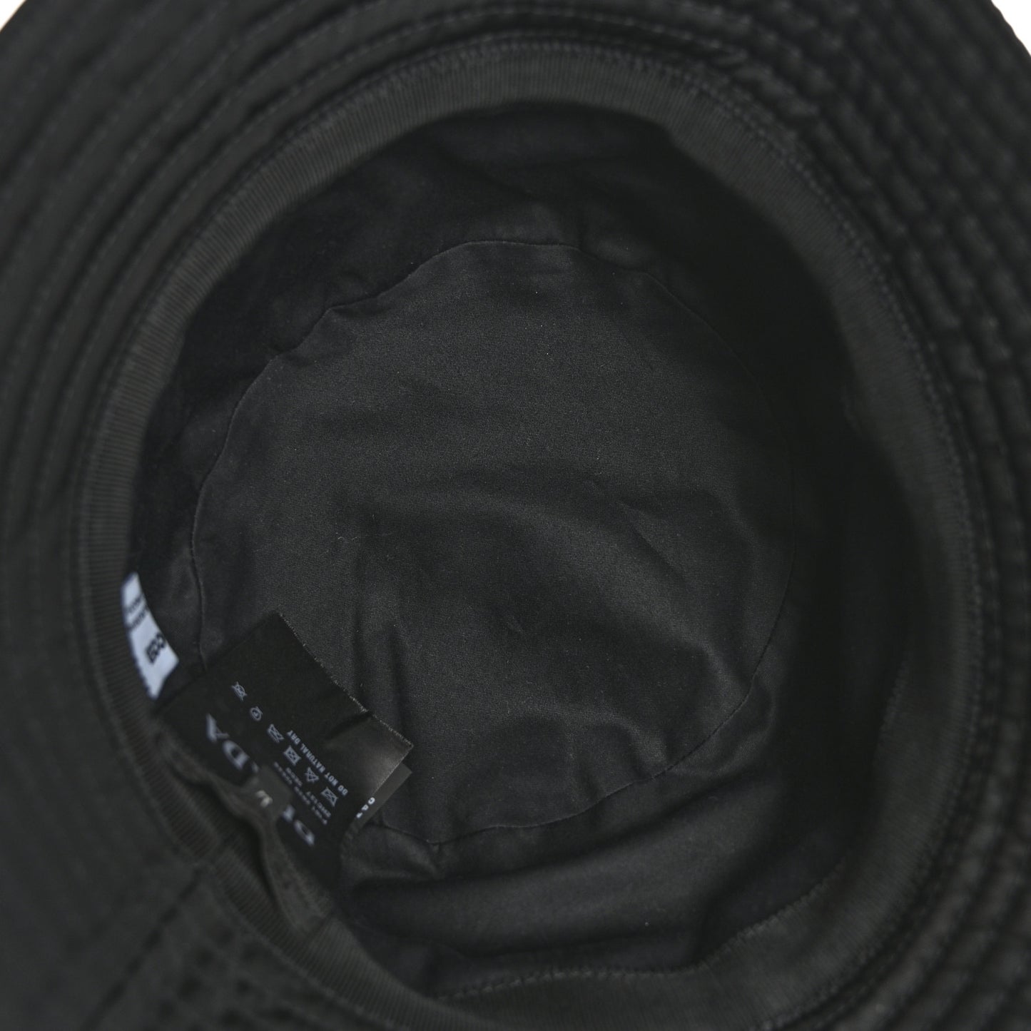 Re-Nylon Rubber Logo Mens Bucket Hat L Black