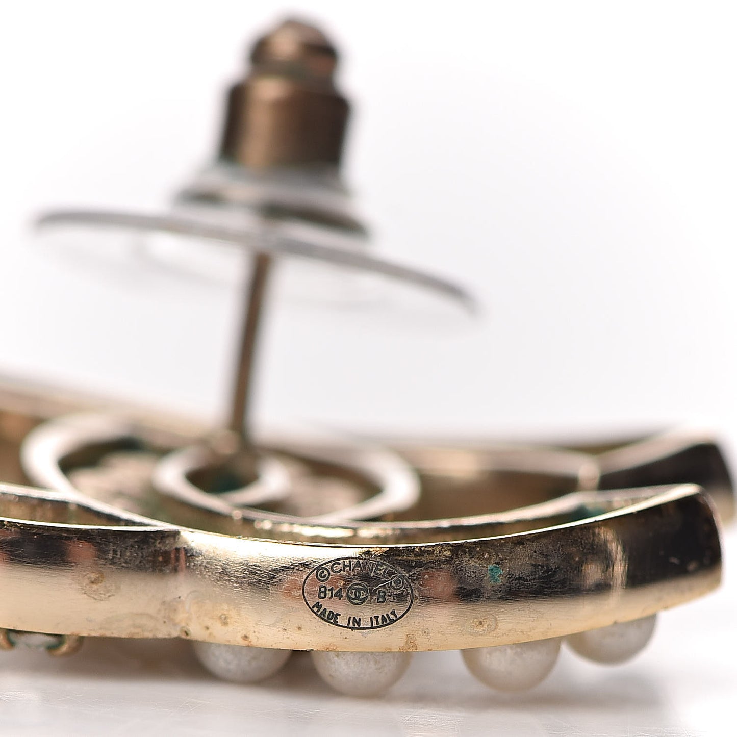 Crystal Pearl CC Earrings Light Gold