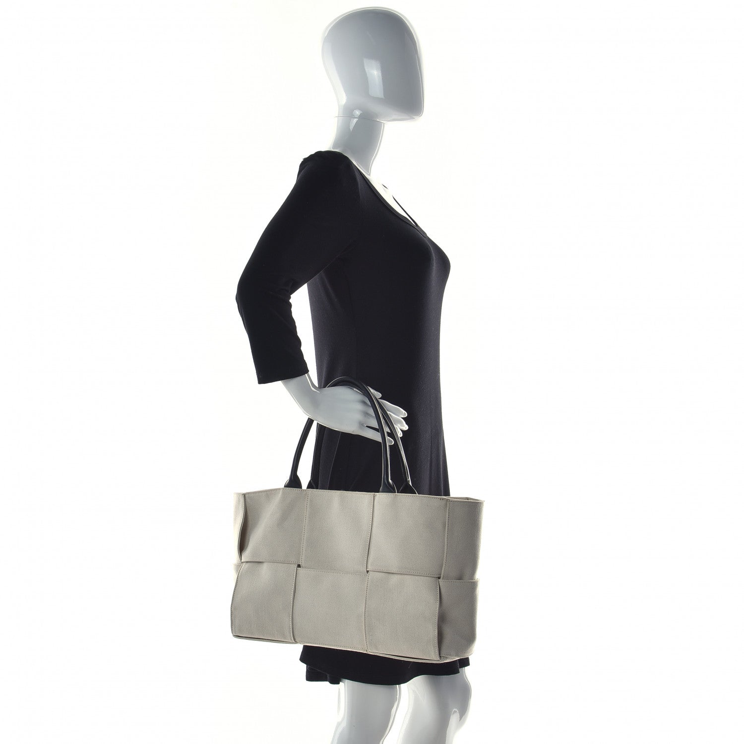 Bottega Veneta Linen Maxi Intrecciato Arco Tote Natural Black 3 of 13
