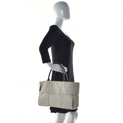 Bottega Veneta Linen Maxi Intrecciato Arco Tote Natural Black 3 of 13
