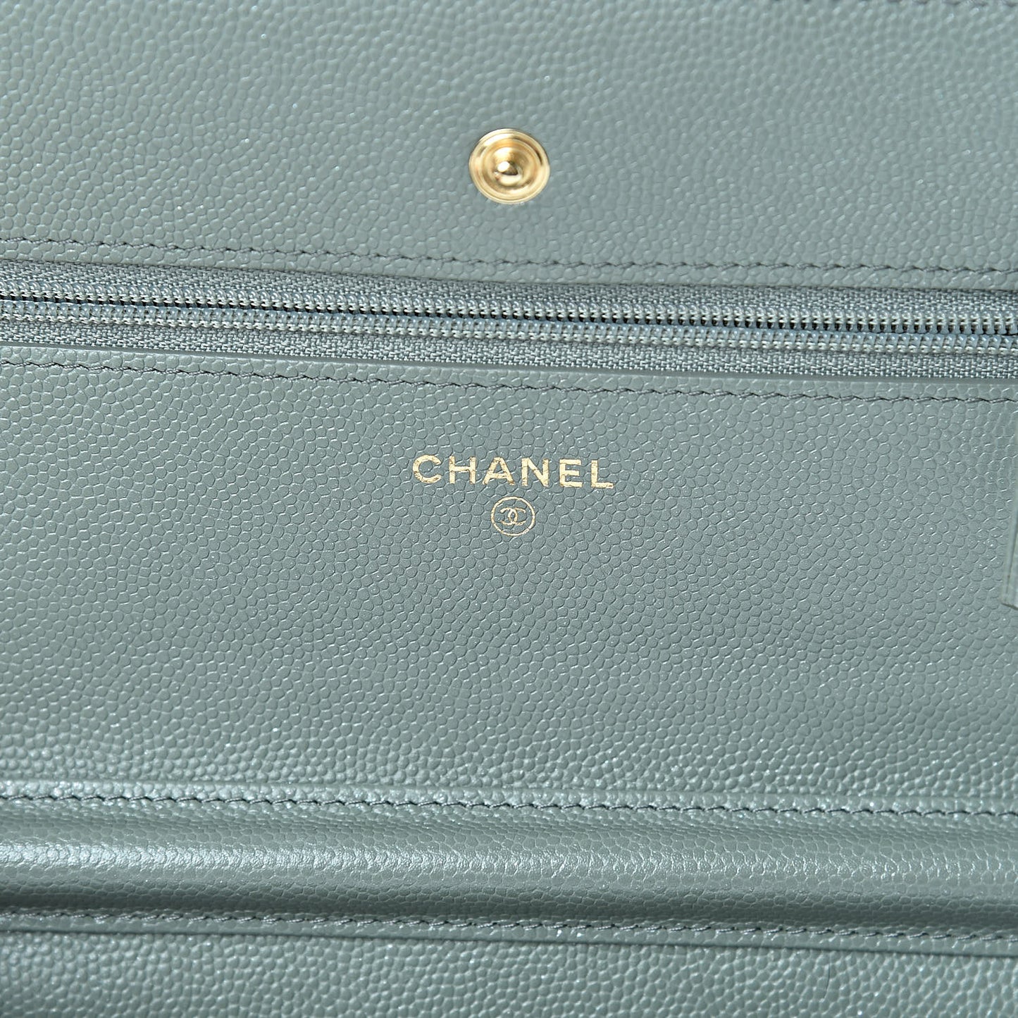Iridescent Caviar Quilted Wallet On Chain WOC Green