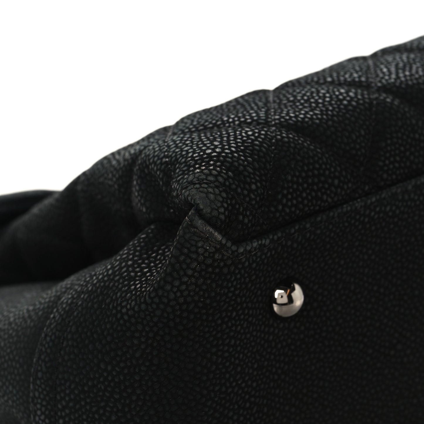 Iridescent Caviar Medium Lady Pearly Flap Black