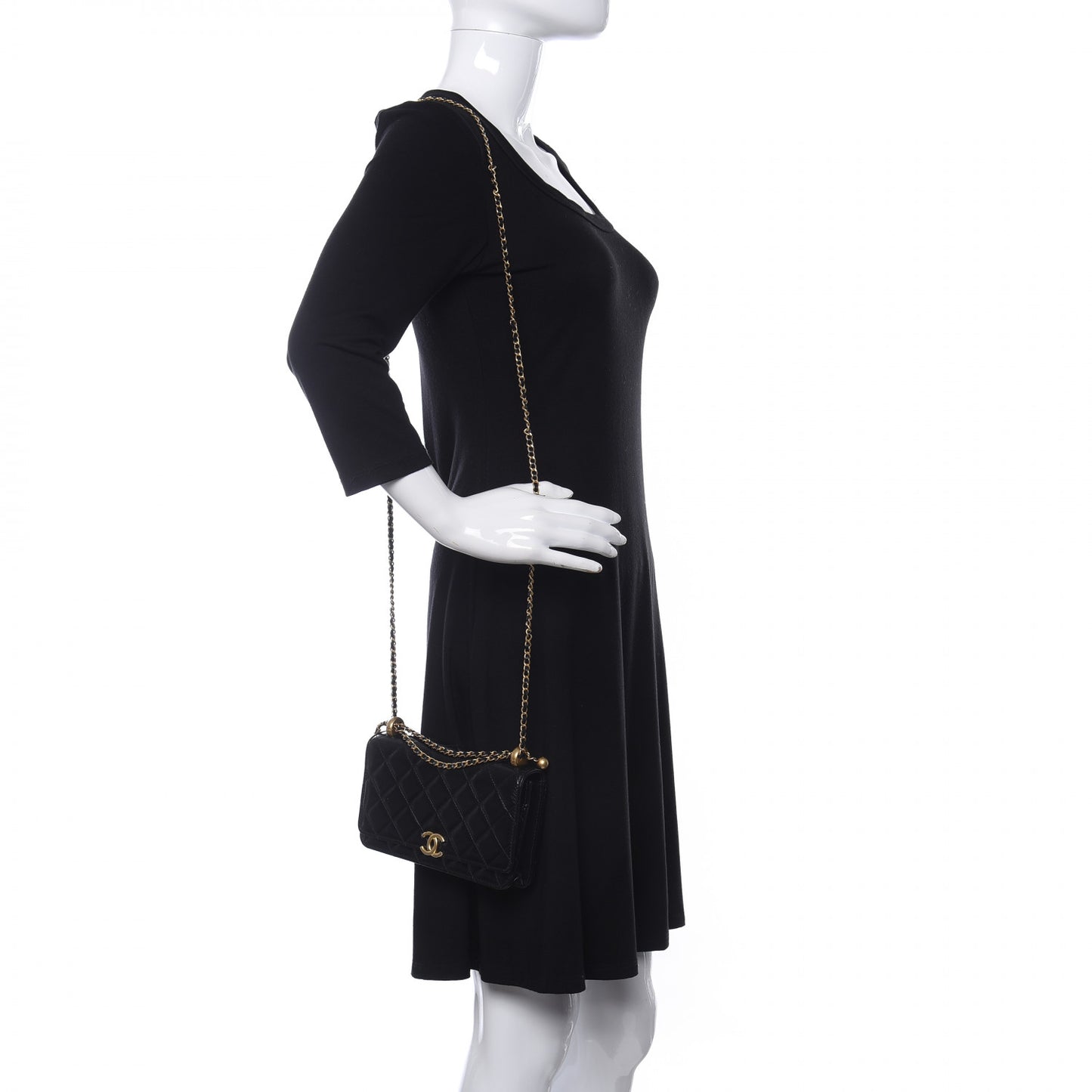 Calfskin Quilted Perfect Fit Wallet On Chain WOC Black